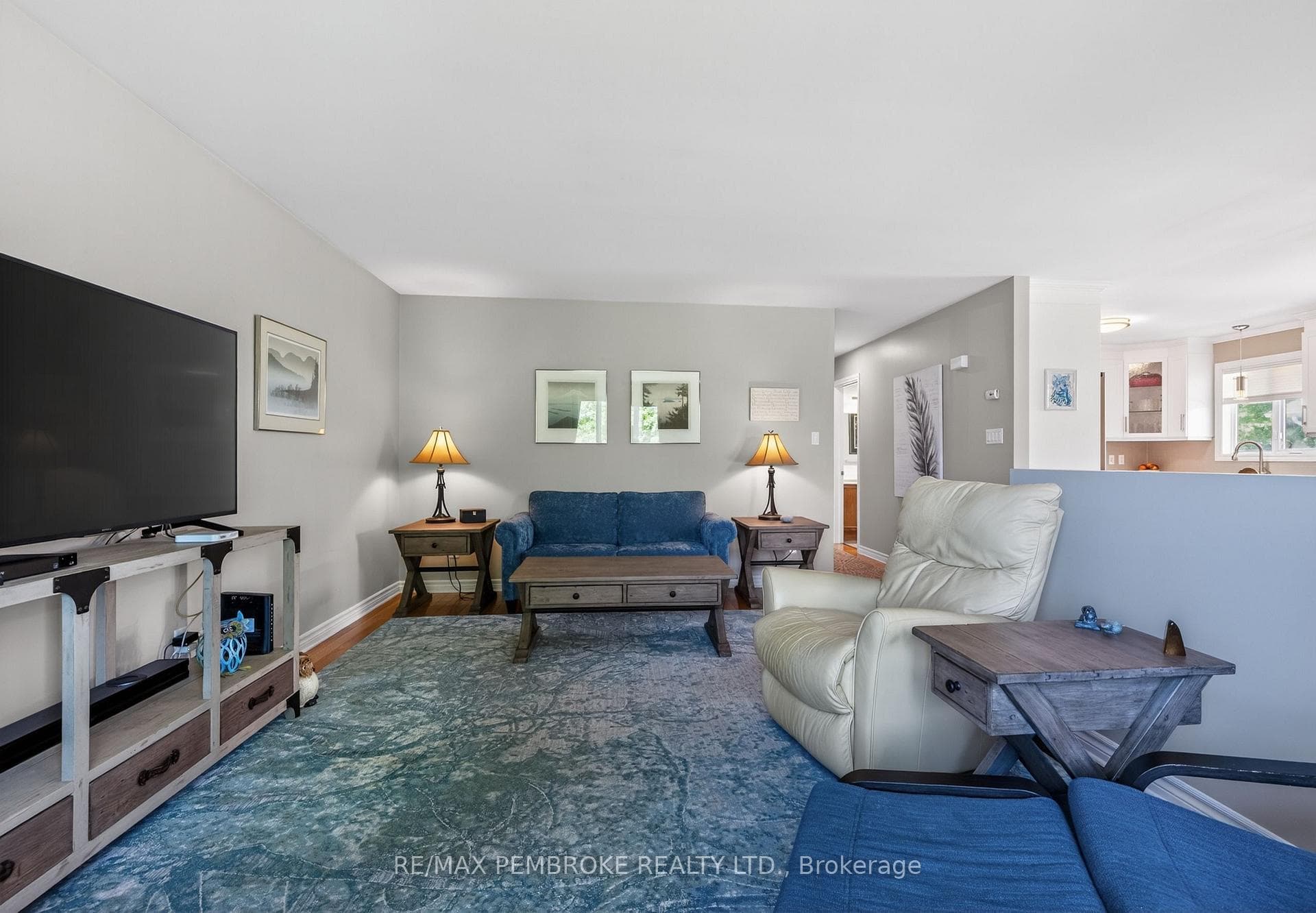 39 Oak Avenue photo 10