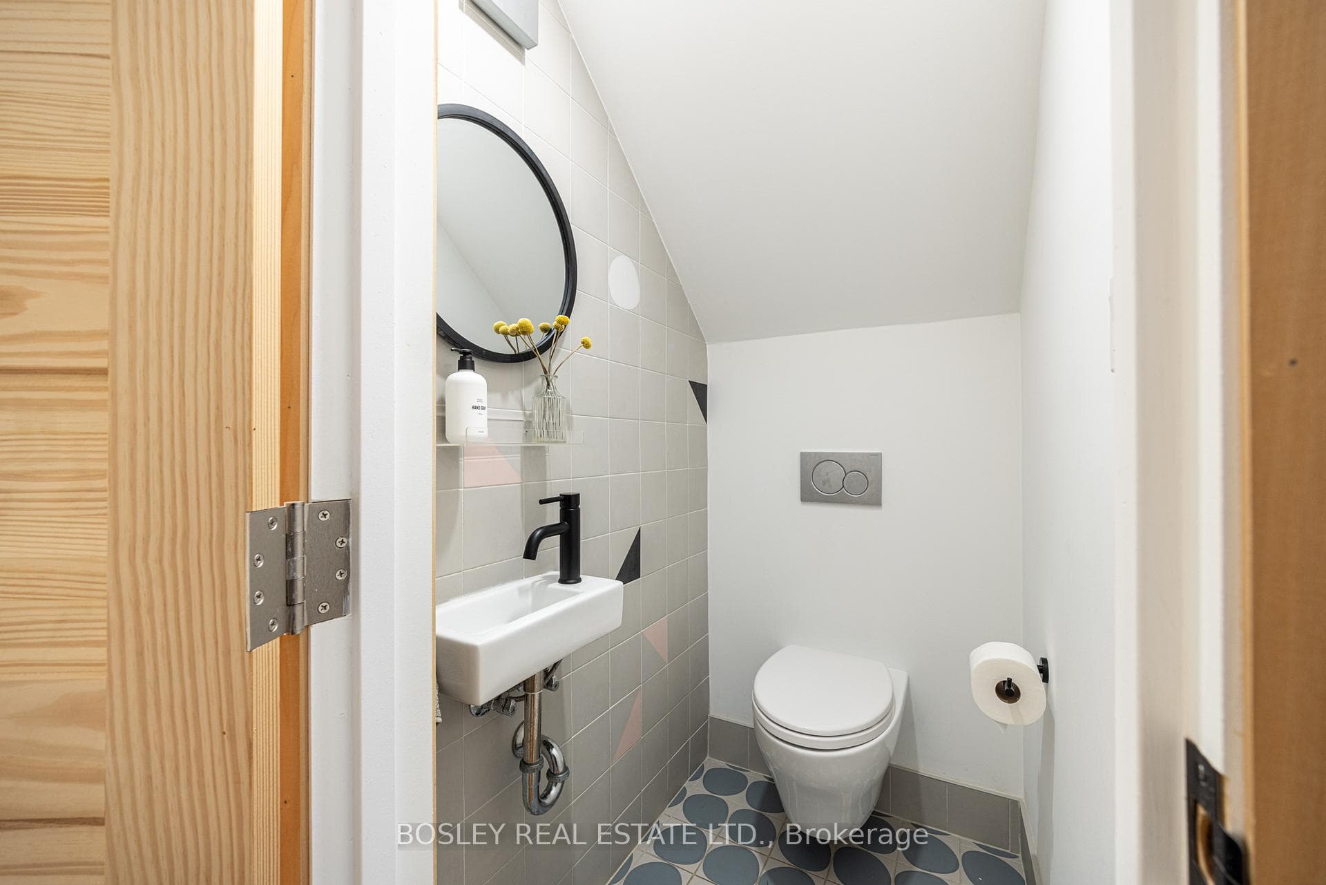 45 Greenlaw Avenue photo 17