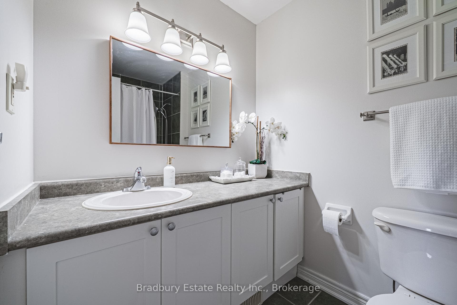 1401 Treeland Street photo 22
