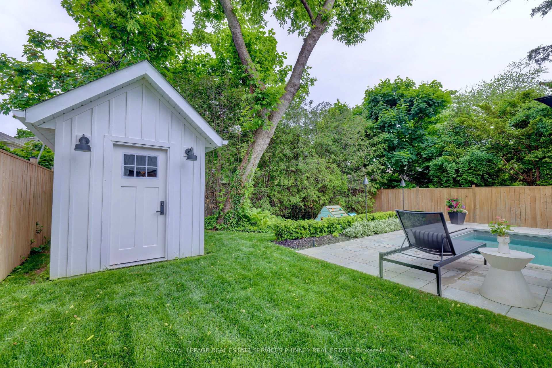 179 Douglas Avenue photo 45