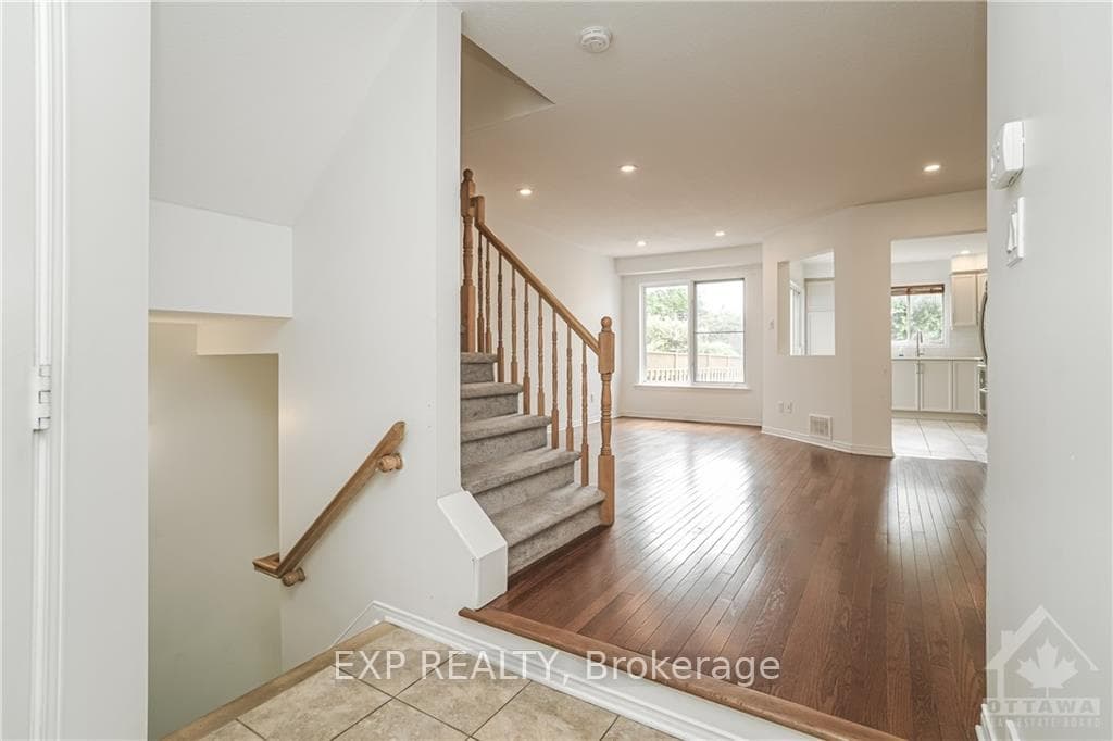 79 LOCHELAND Crescent photo 19