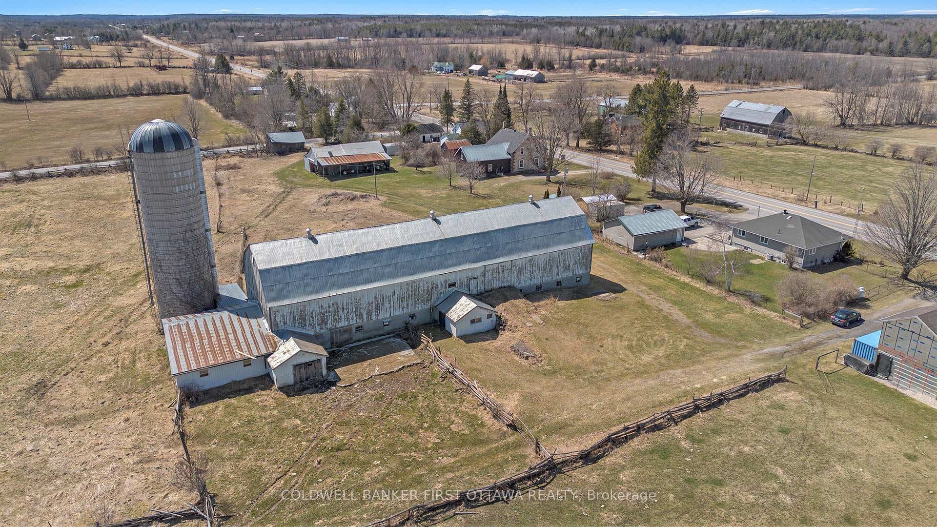 2061 Christie Lake Road photo 33