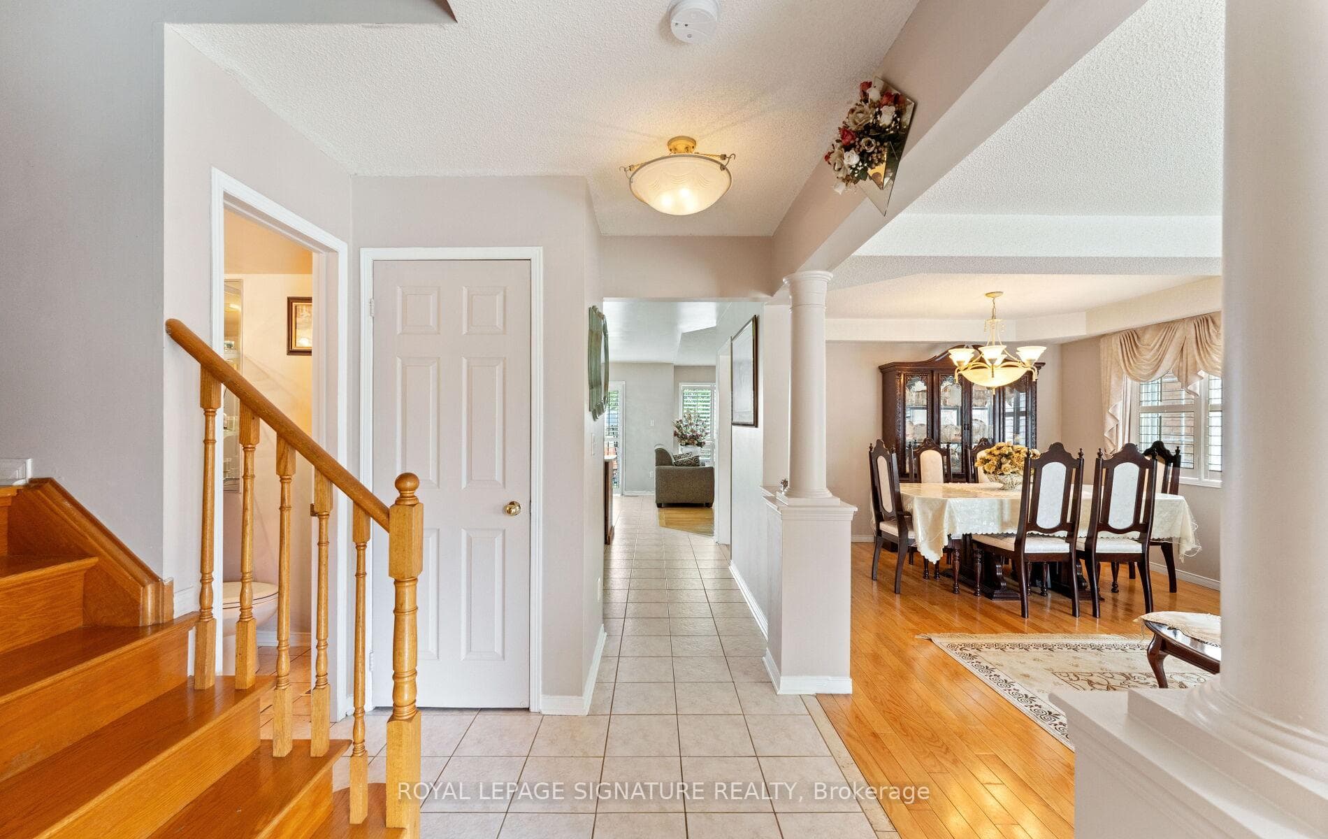 3252 Laburnum Crescent photo 6