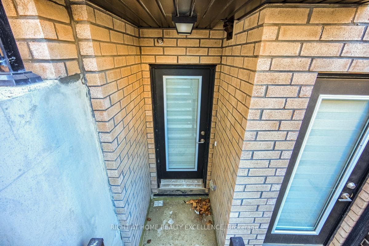 235 Mclevin Avenue Unit 3 photo 5