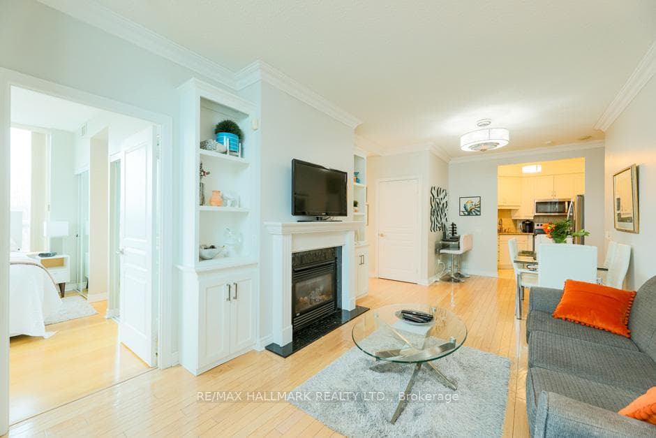 9 Boardwalk Drive Unit 403 photo 4