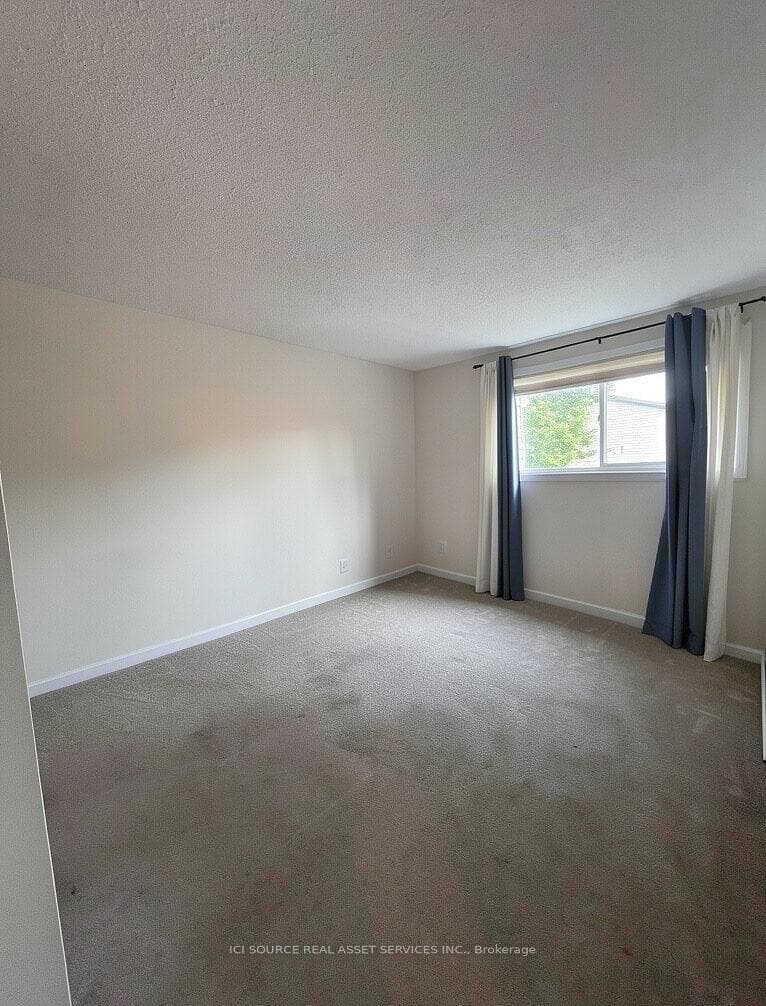 12C Sonnet Crescent photo 8