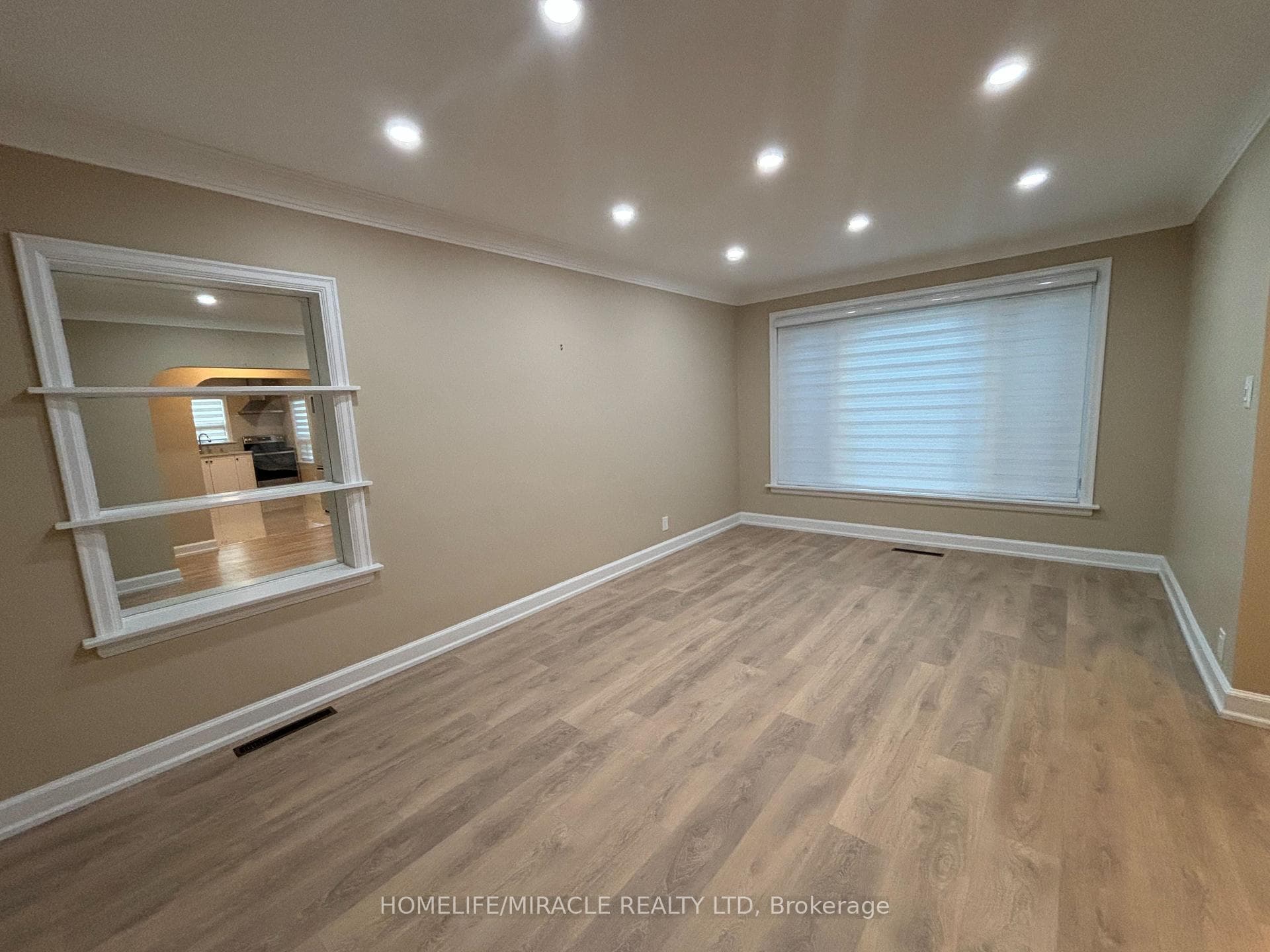 54 Hawman Avenue Unit Upper floor suite photo 20