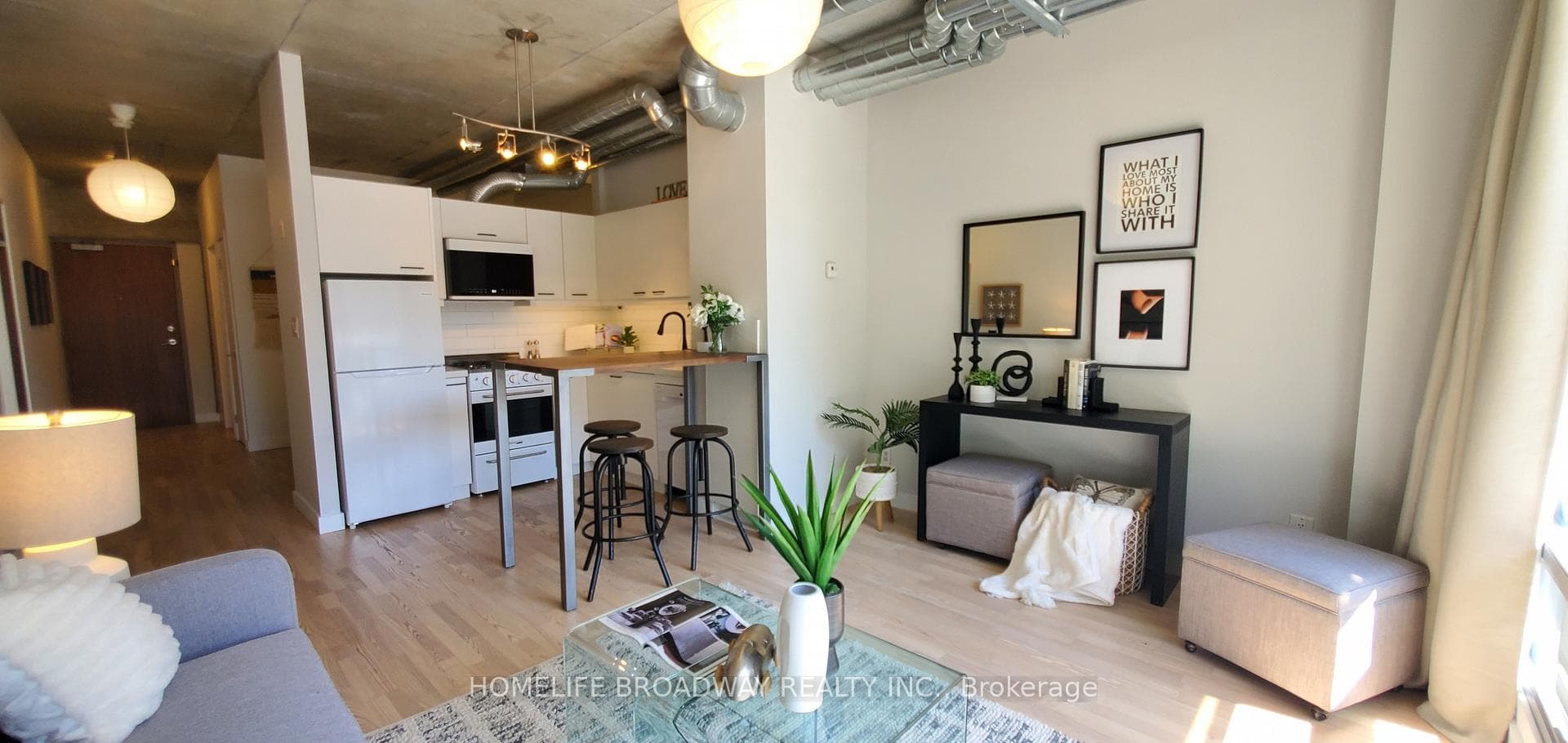169 John Street Unit 303 photo 4