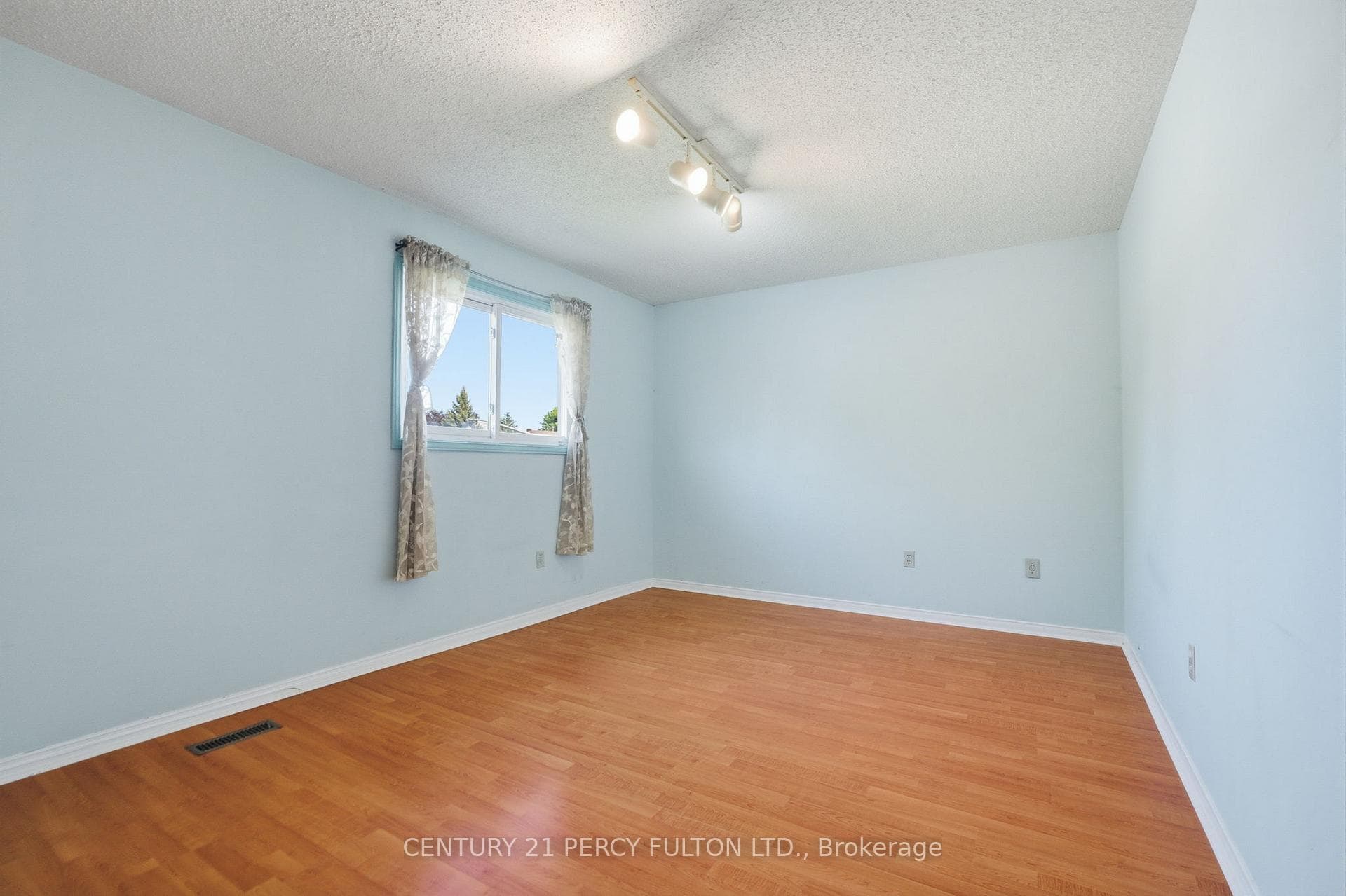 208 Conley Street photo 34