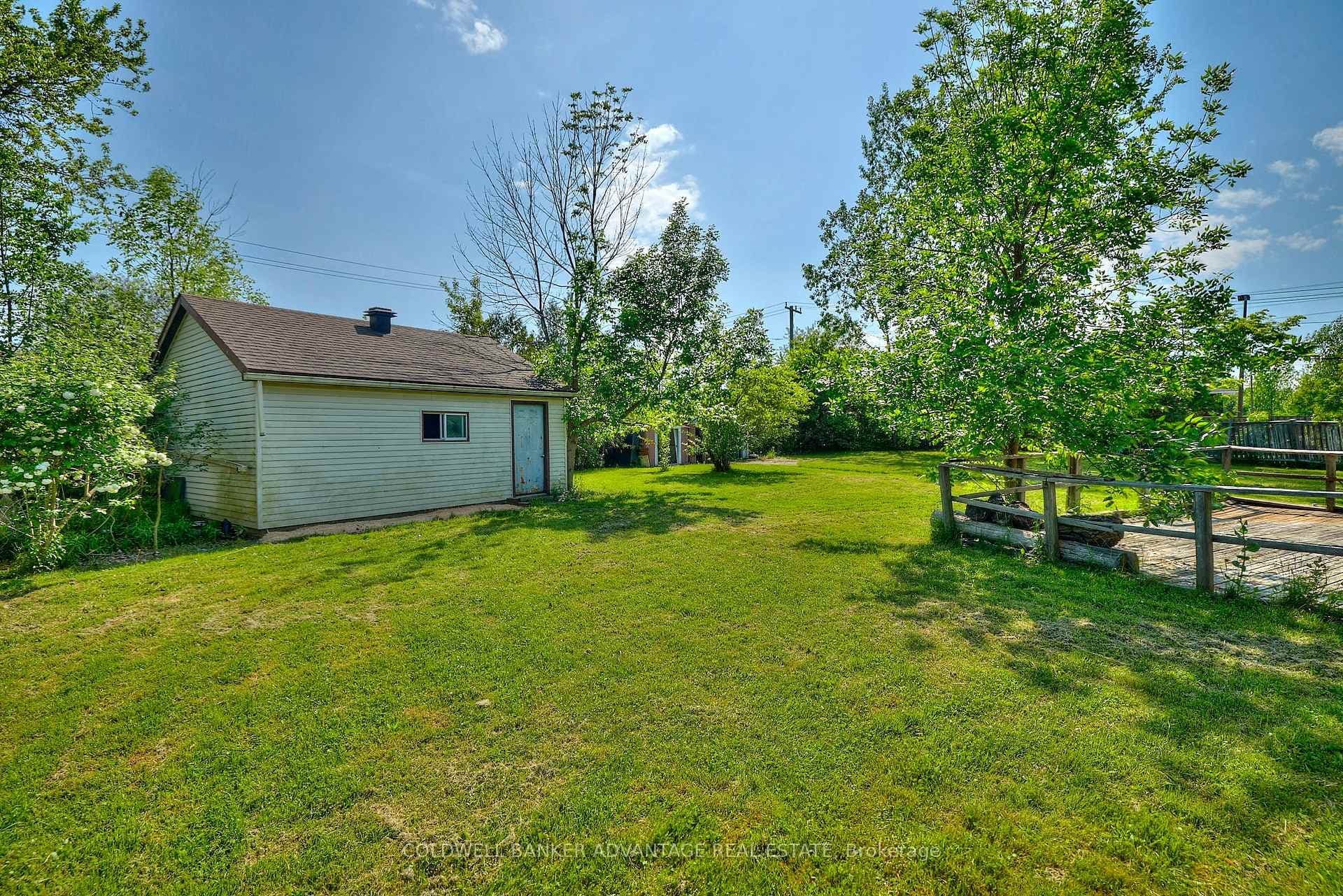 98 Pinehurst Drive photo 36