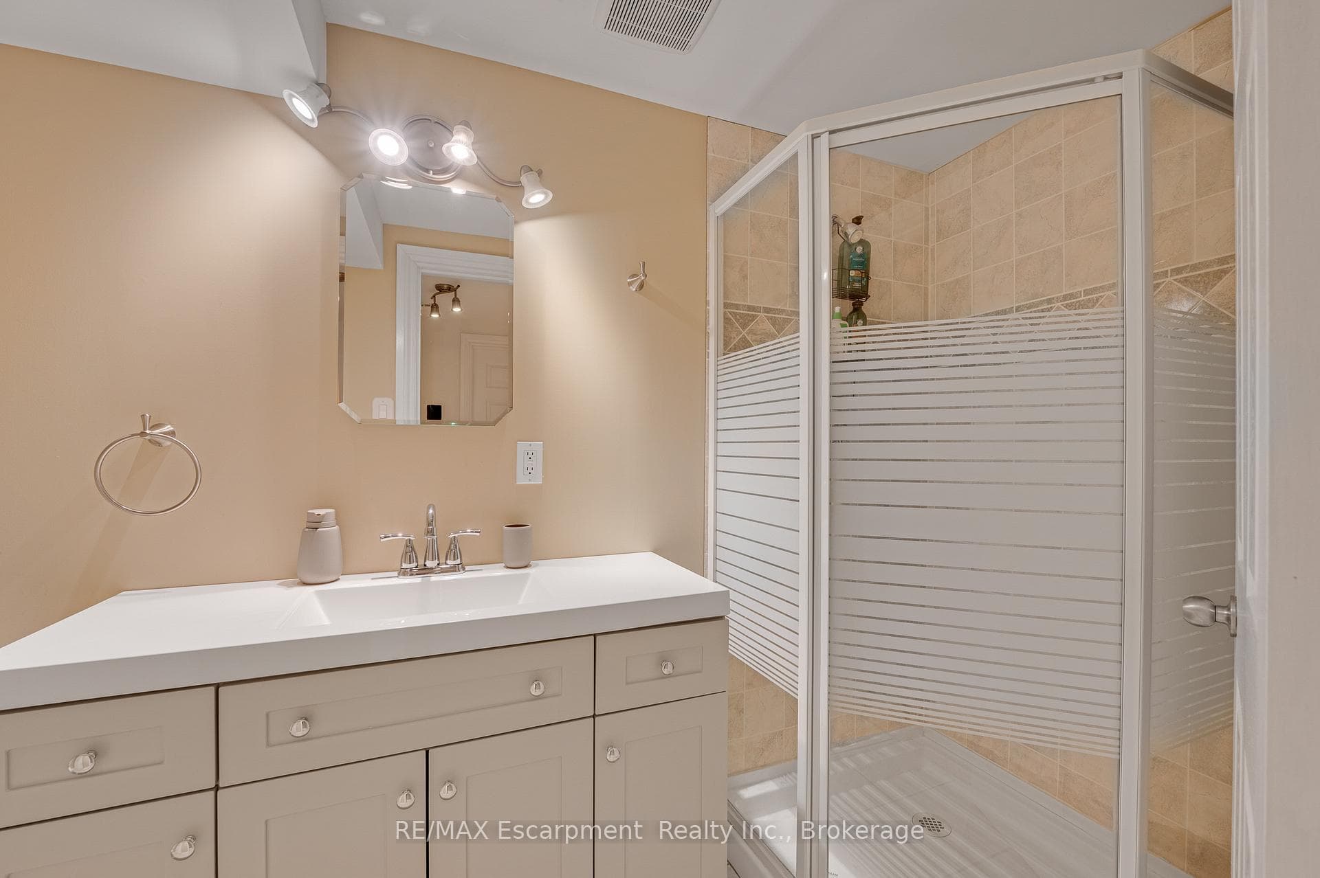 2051 Deer Run Avenue photo 35