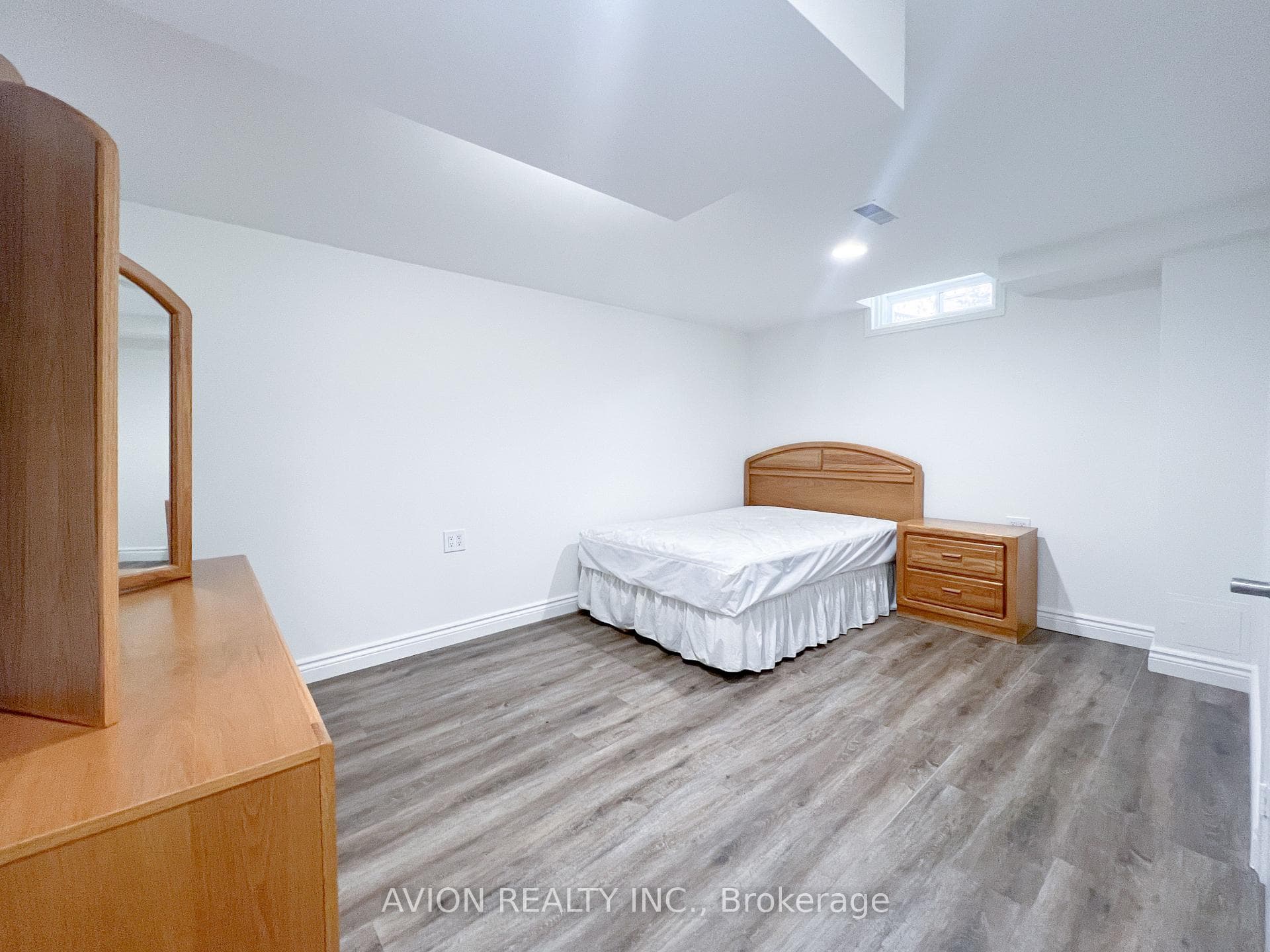 48 Samuel Oster Avenue Unit Lower photo 4