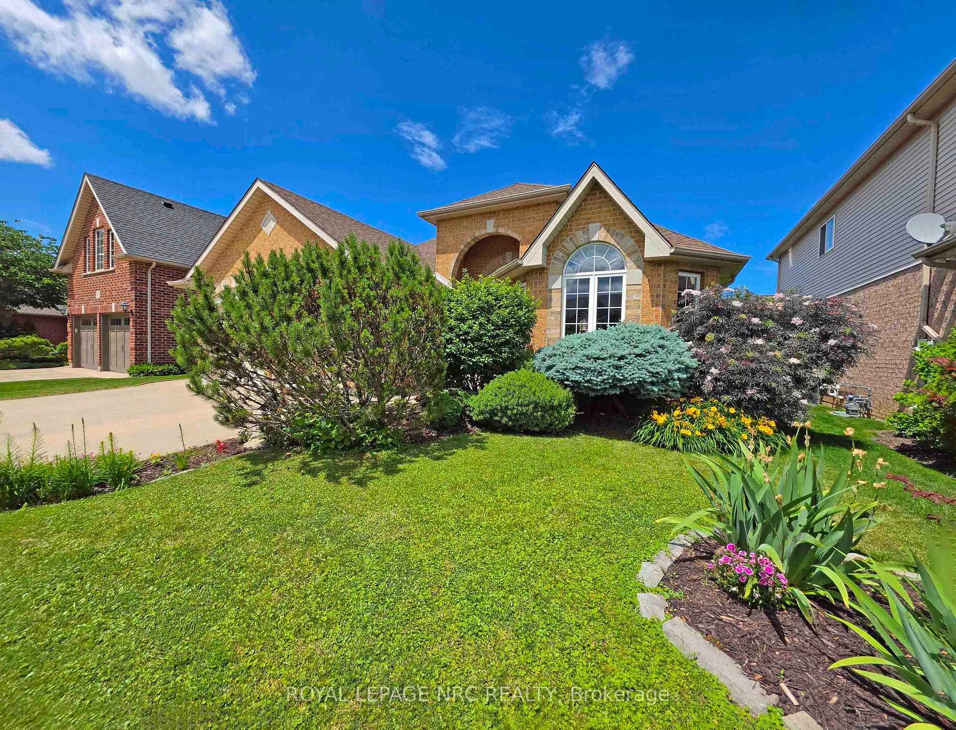 65 MCCAFFERY Crescent photo 50