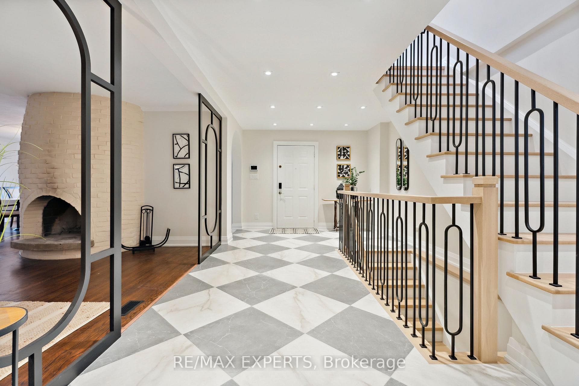 15133 Dufferin Street photo 5