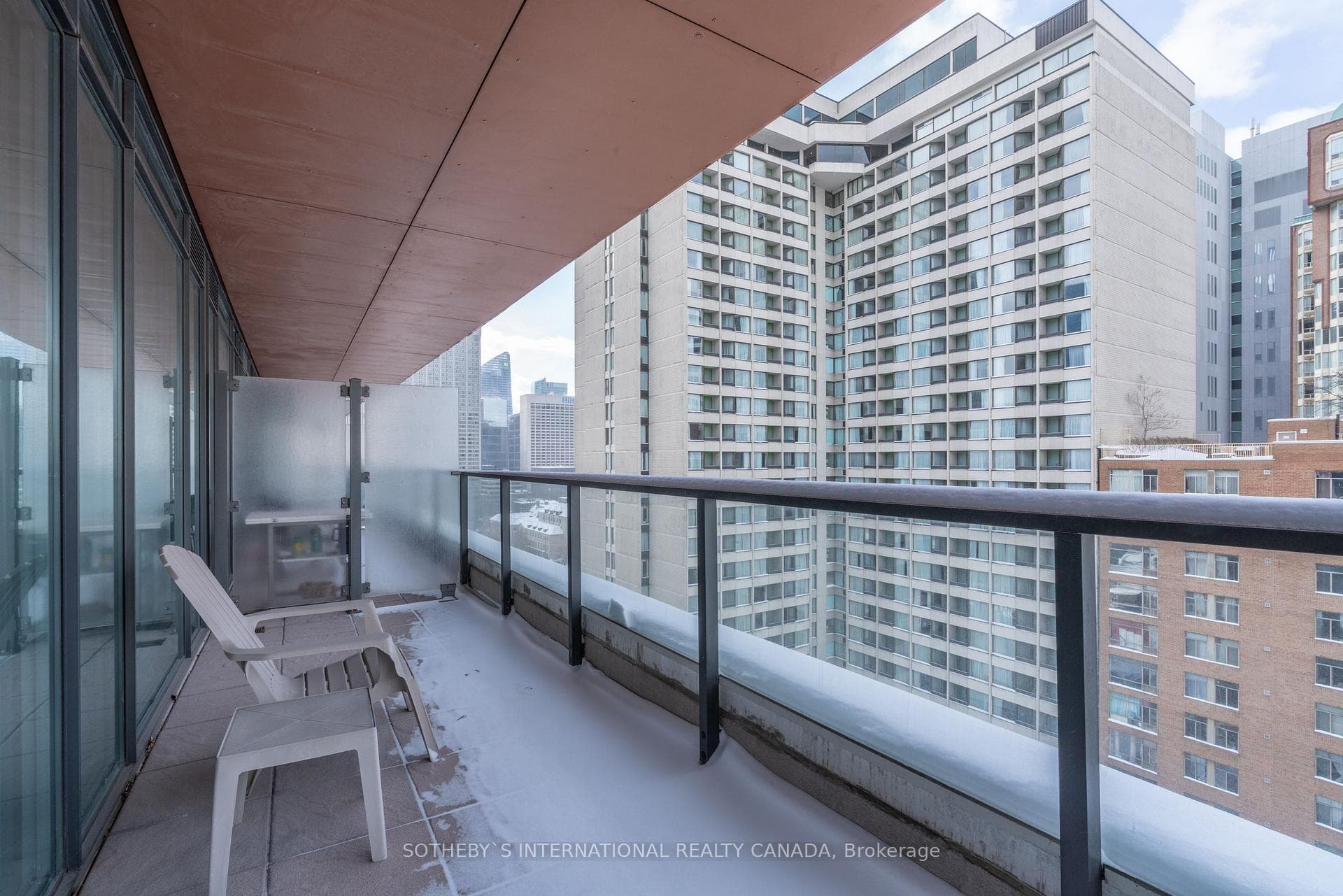 111 Elizabeth Street Unit 1822 photo 7