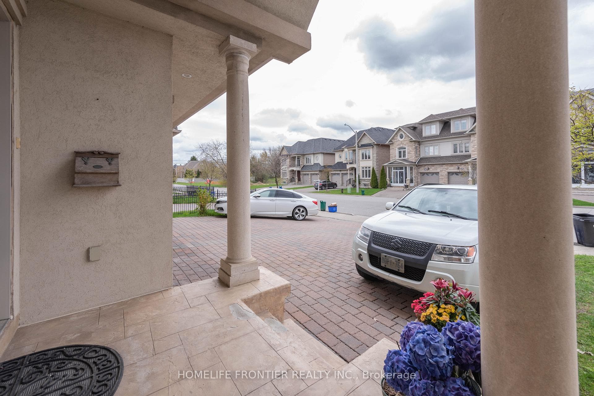 79 Elm Avenue photo 3