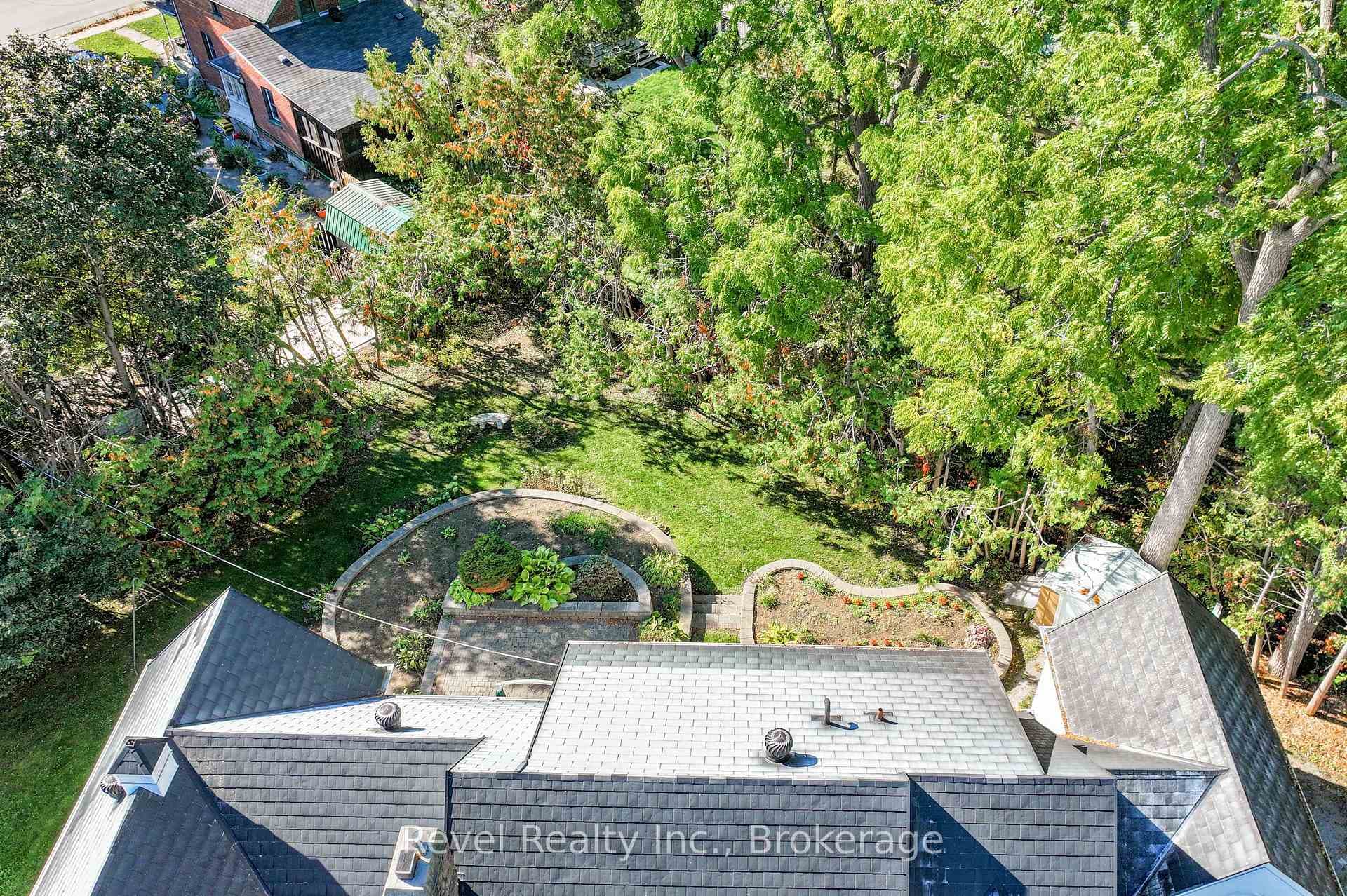 13 Sylvan Crescent photo 38