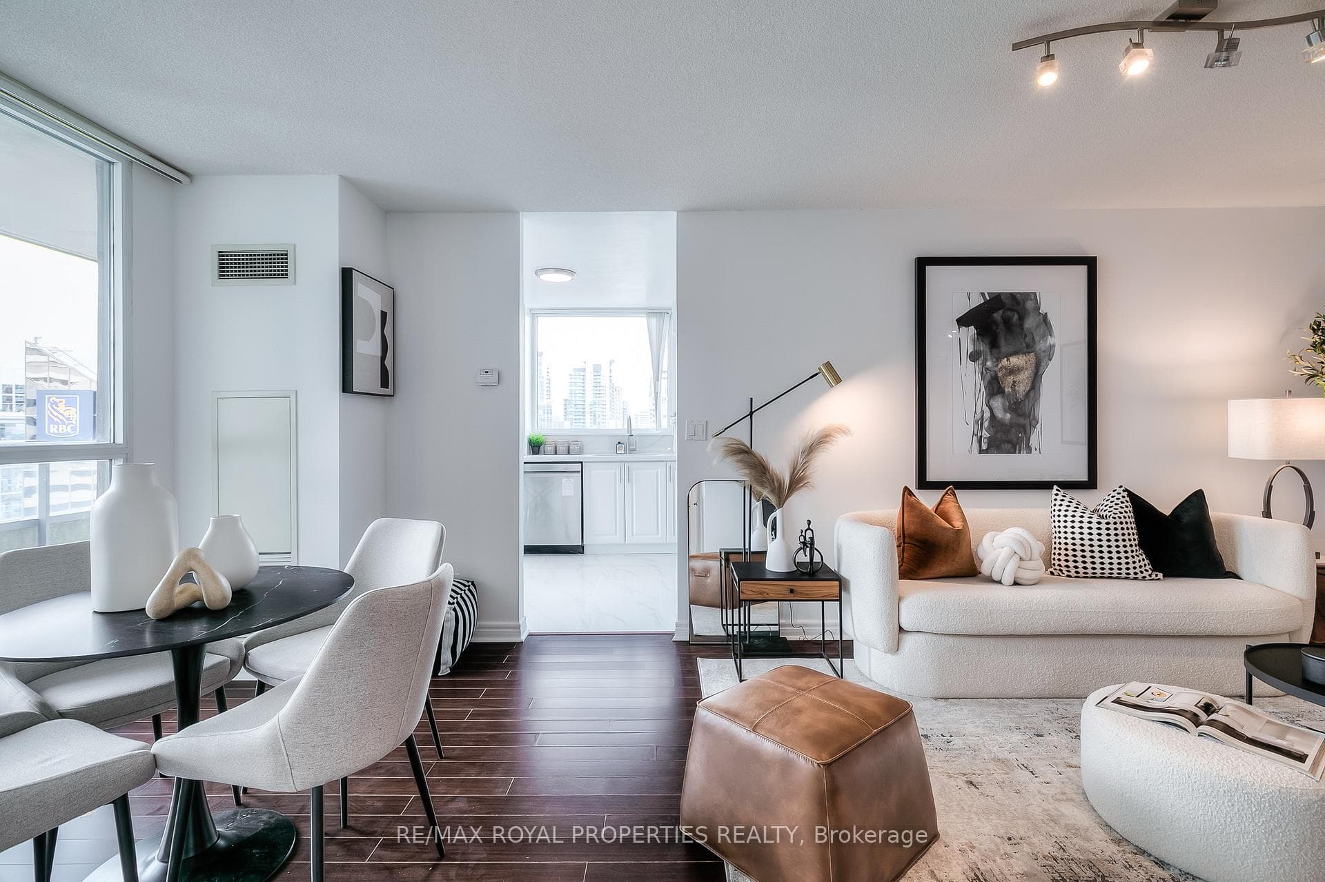 23 Hollywood Avenue Unit 3302 photo 8