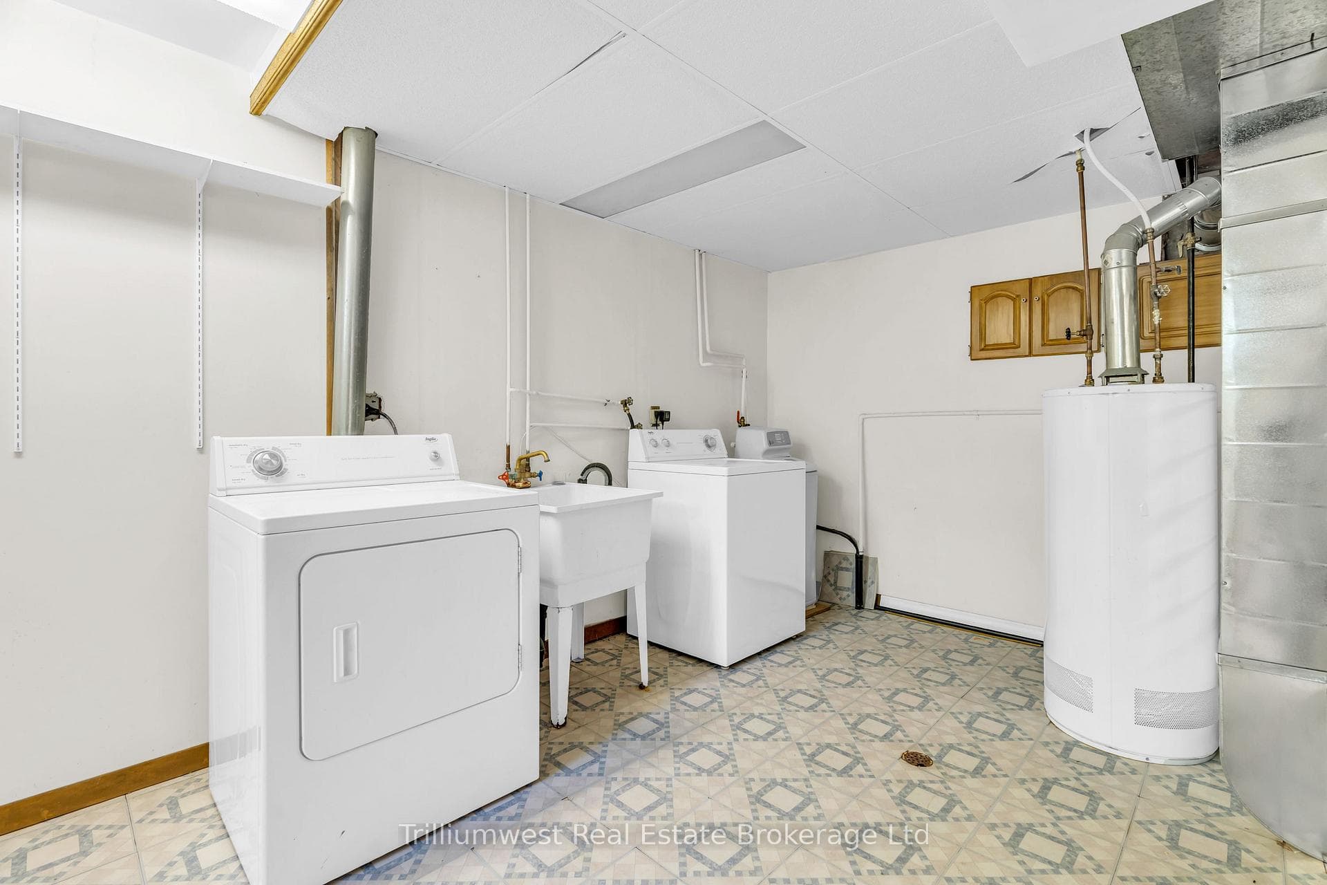 165 Imperial Road photo 36