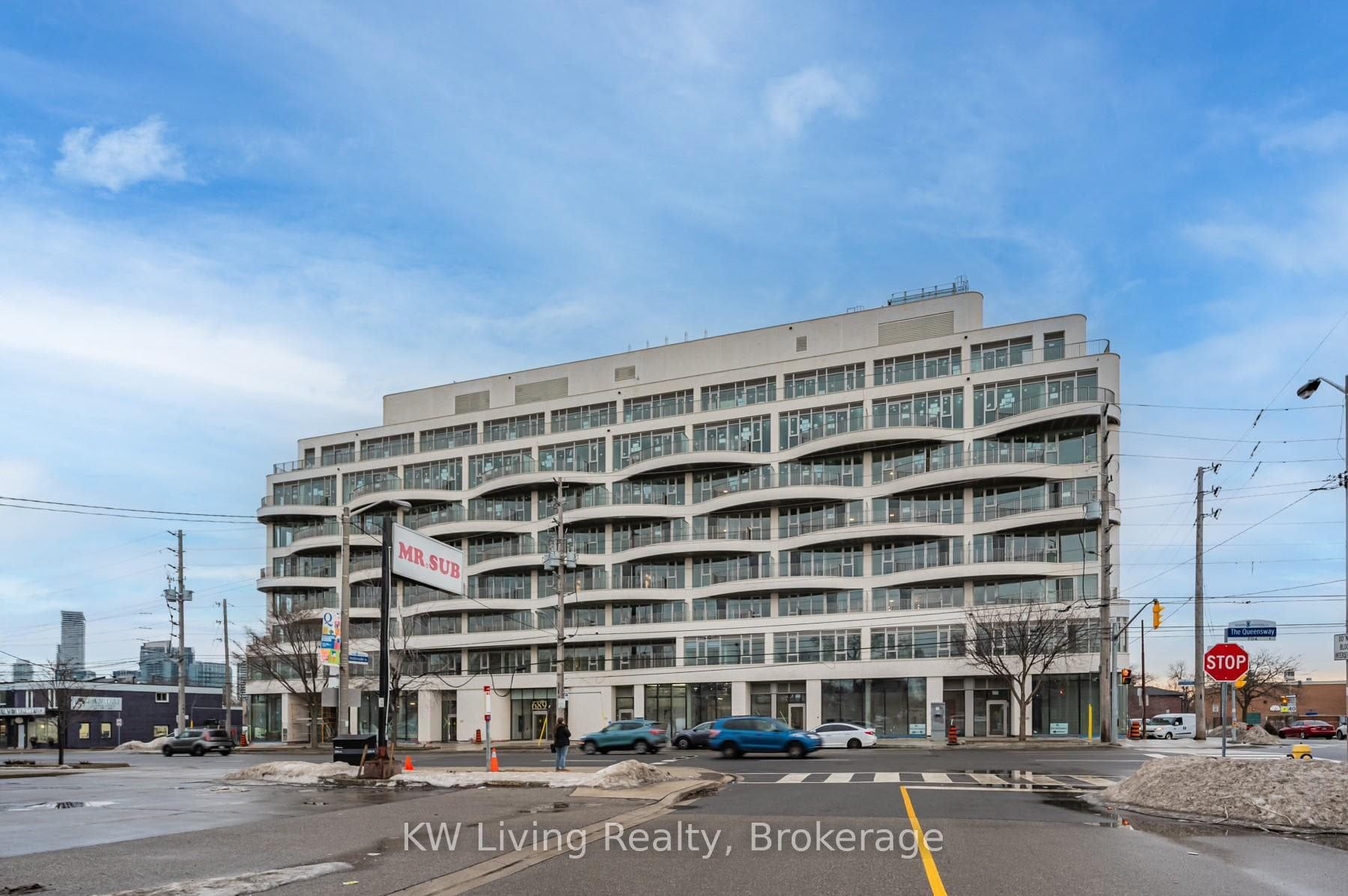 689 The Queensway N/A Unit 207 photo 1