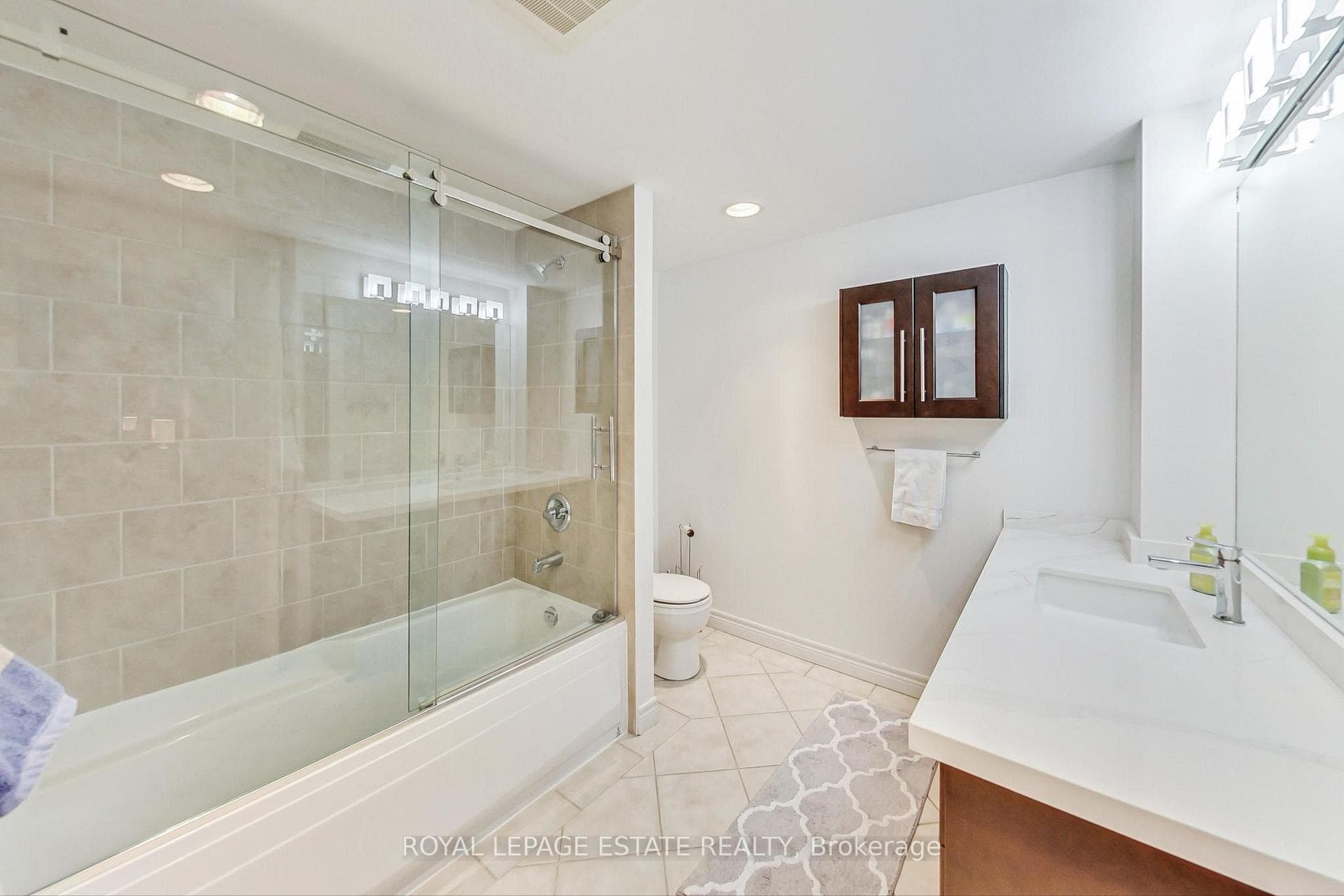 1 Lawlor Avenue Unit 201 photo 19