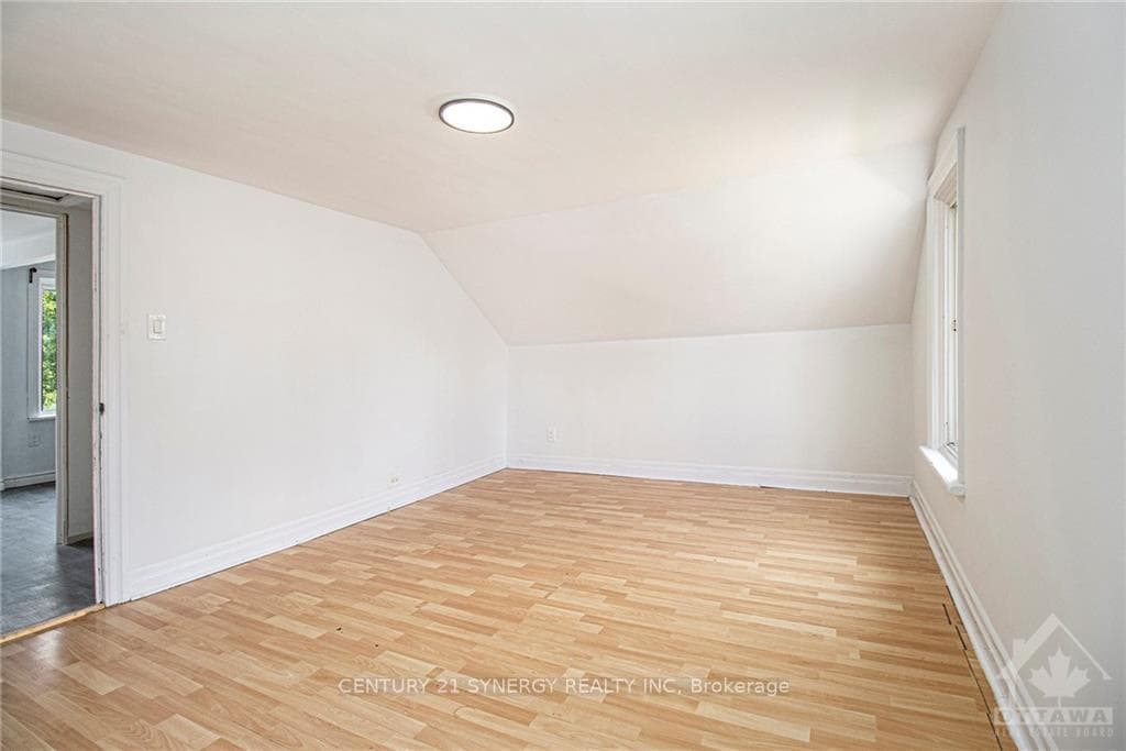 696 ST JOSEPH Street photo 20