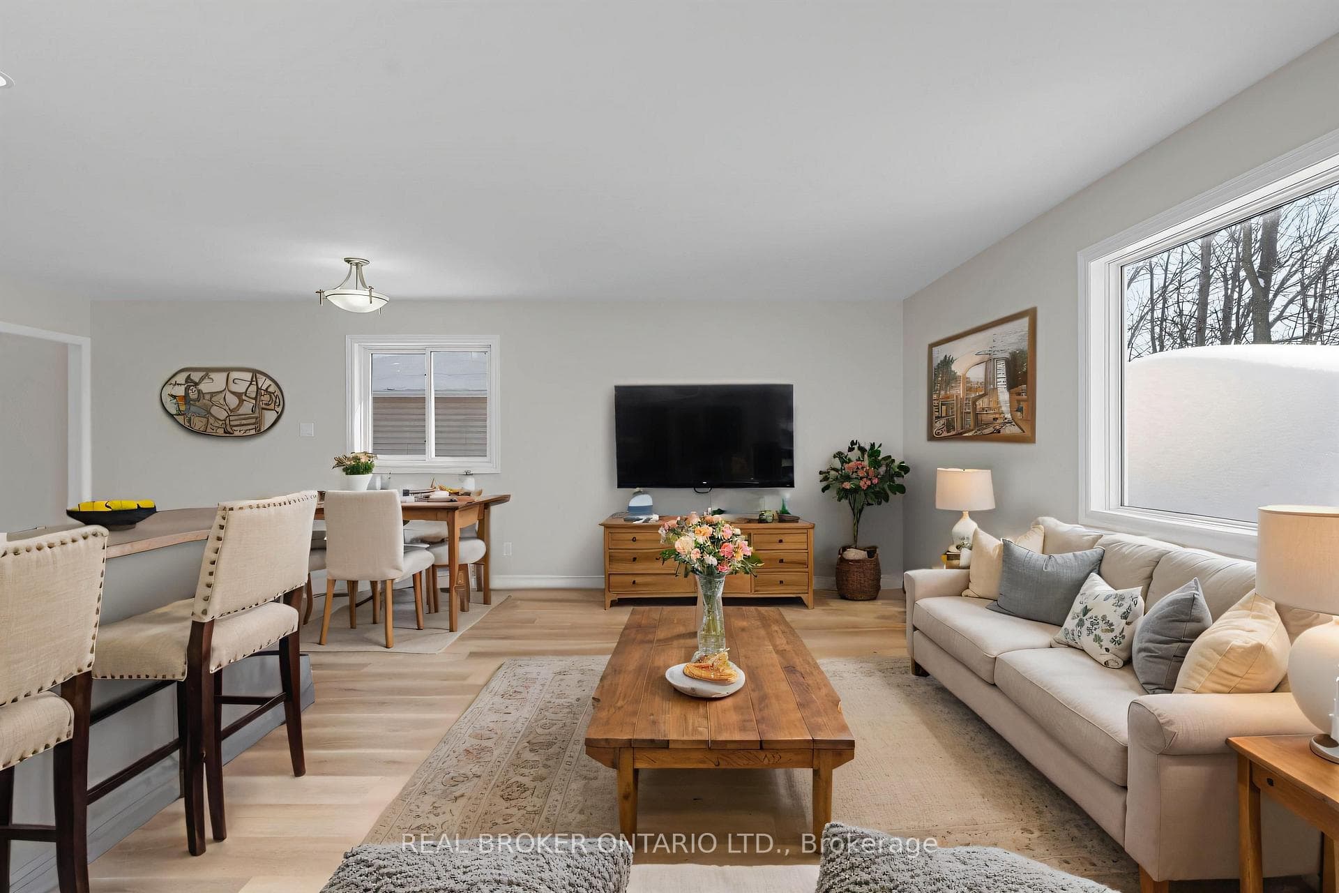 3392 Lee Avenue photo 2
