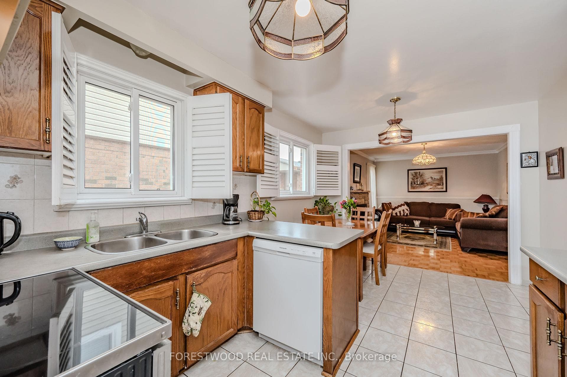 4322 Shelby Crescent photo 13