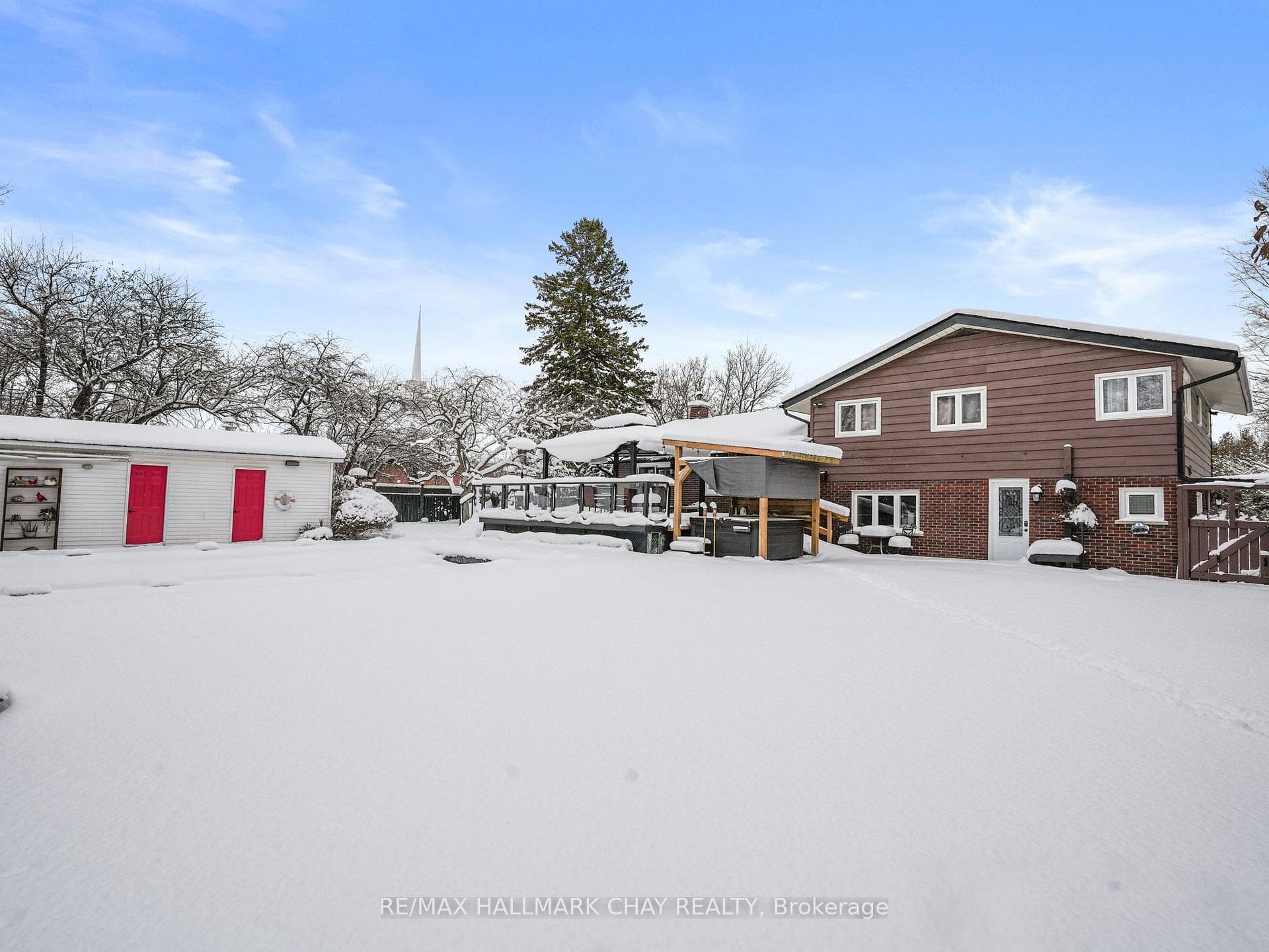 636 Victoria Street photo 37