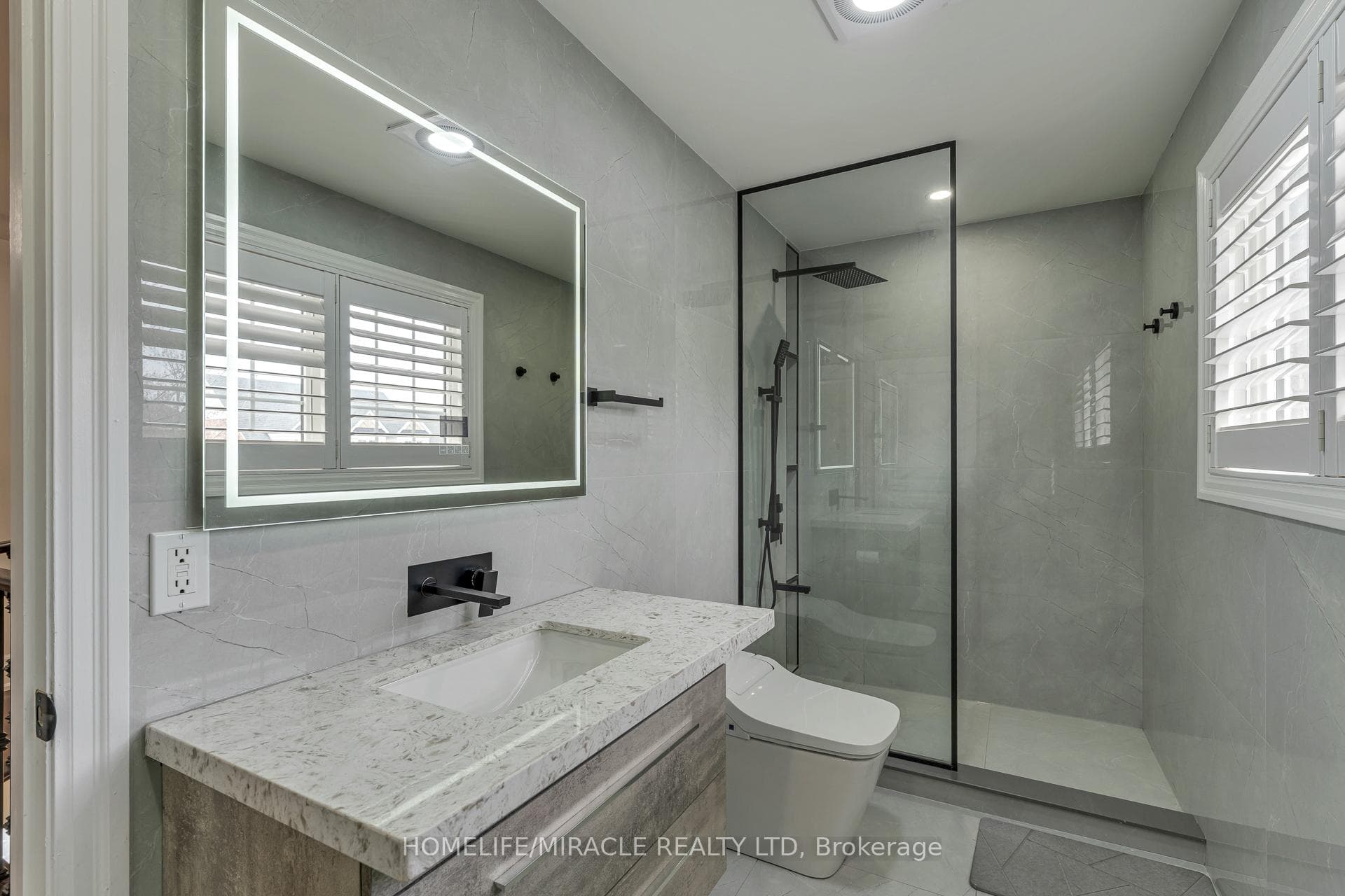 2299 Glazebrook Circle photo 7