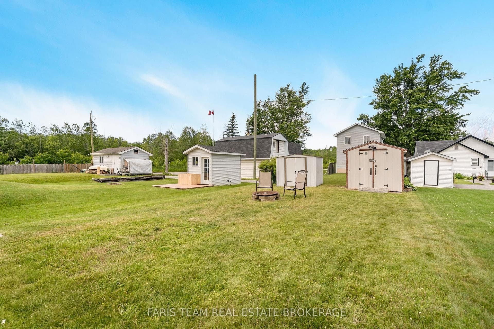 1066 Wood Street photo 26
