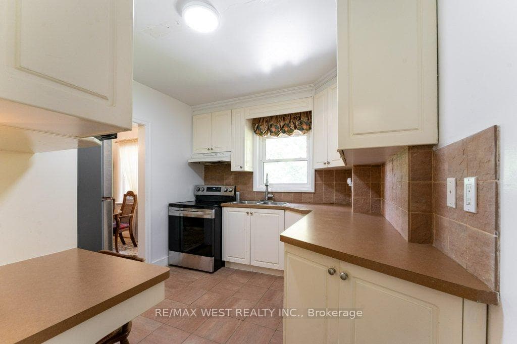 built in desk - in kitchen