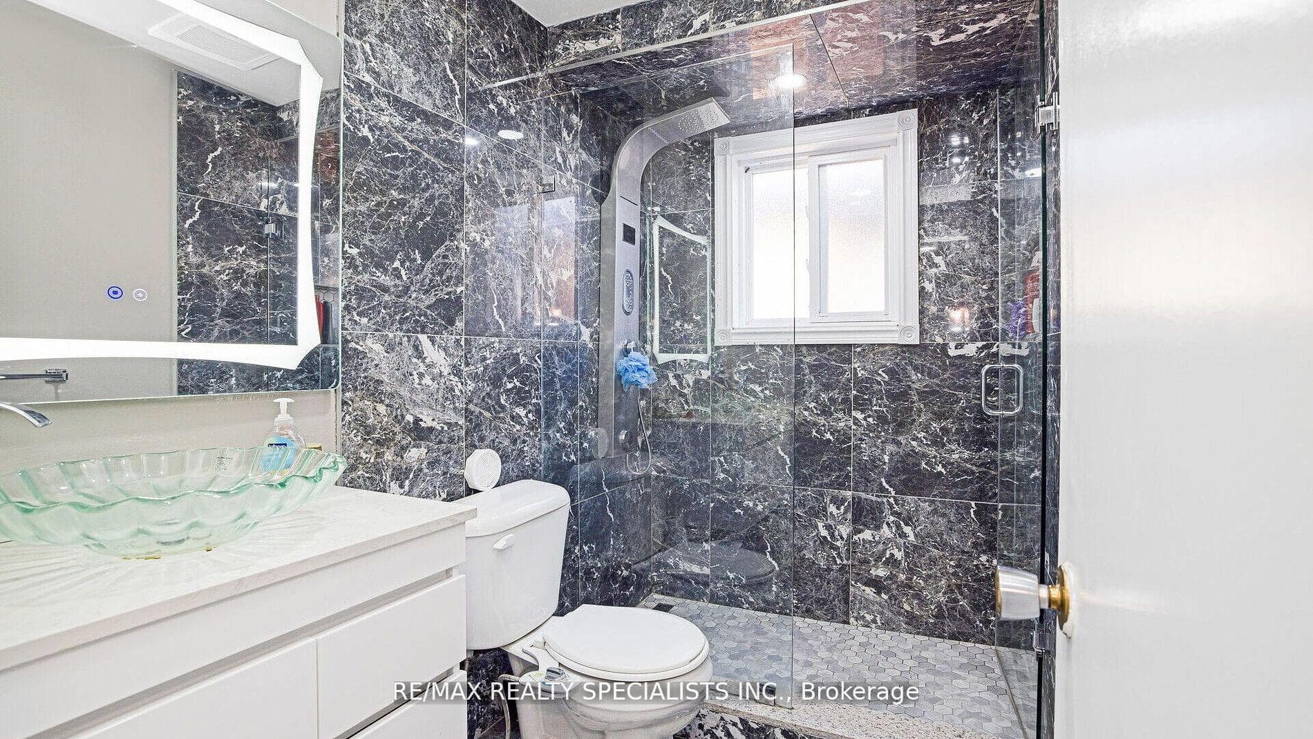30 Bach Boulevard photo 23