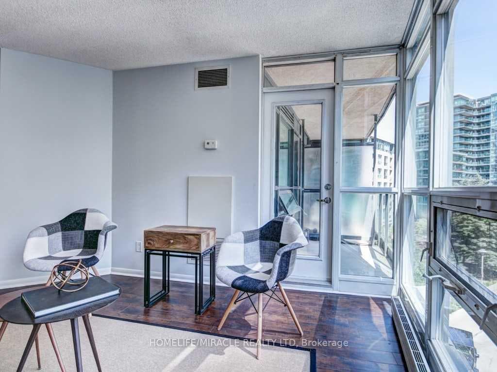 231 Fort York Boulevard Unit 402 photo 20