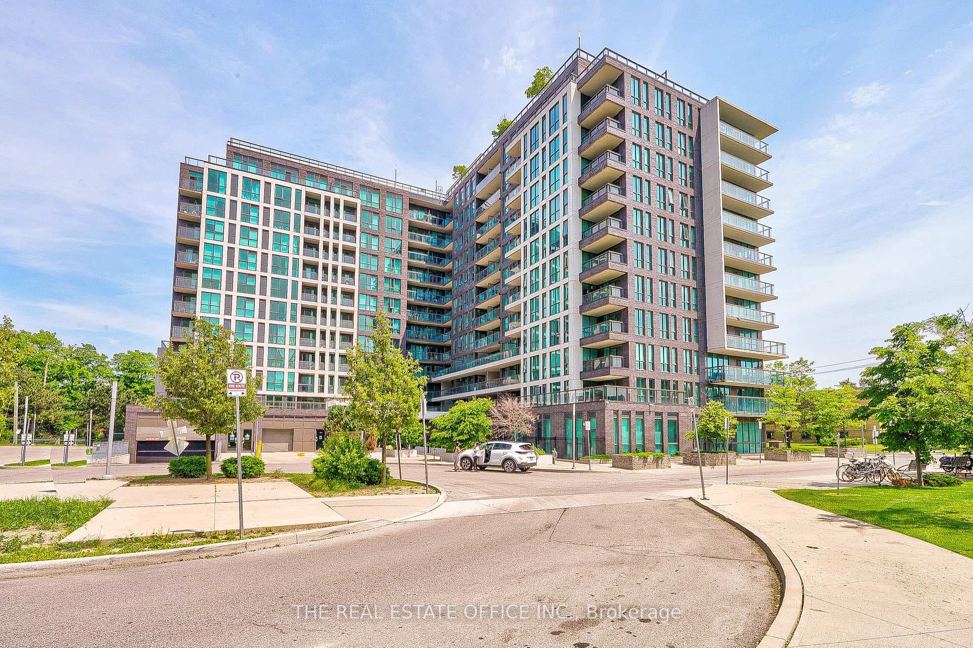 80 Esther Lorrie Drive Unit 715 photo 1