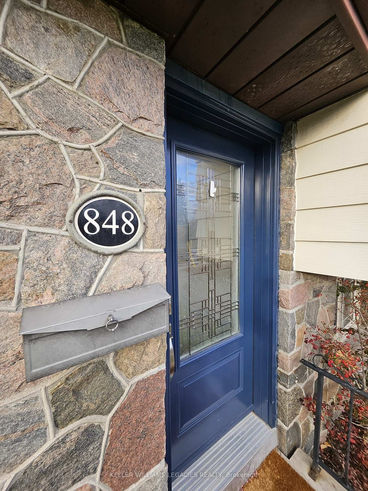 848 Florell Drive photo 2