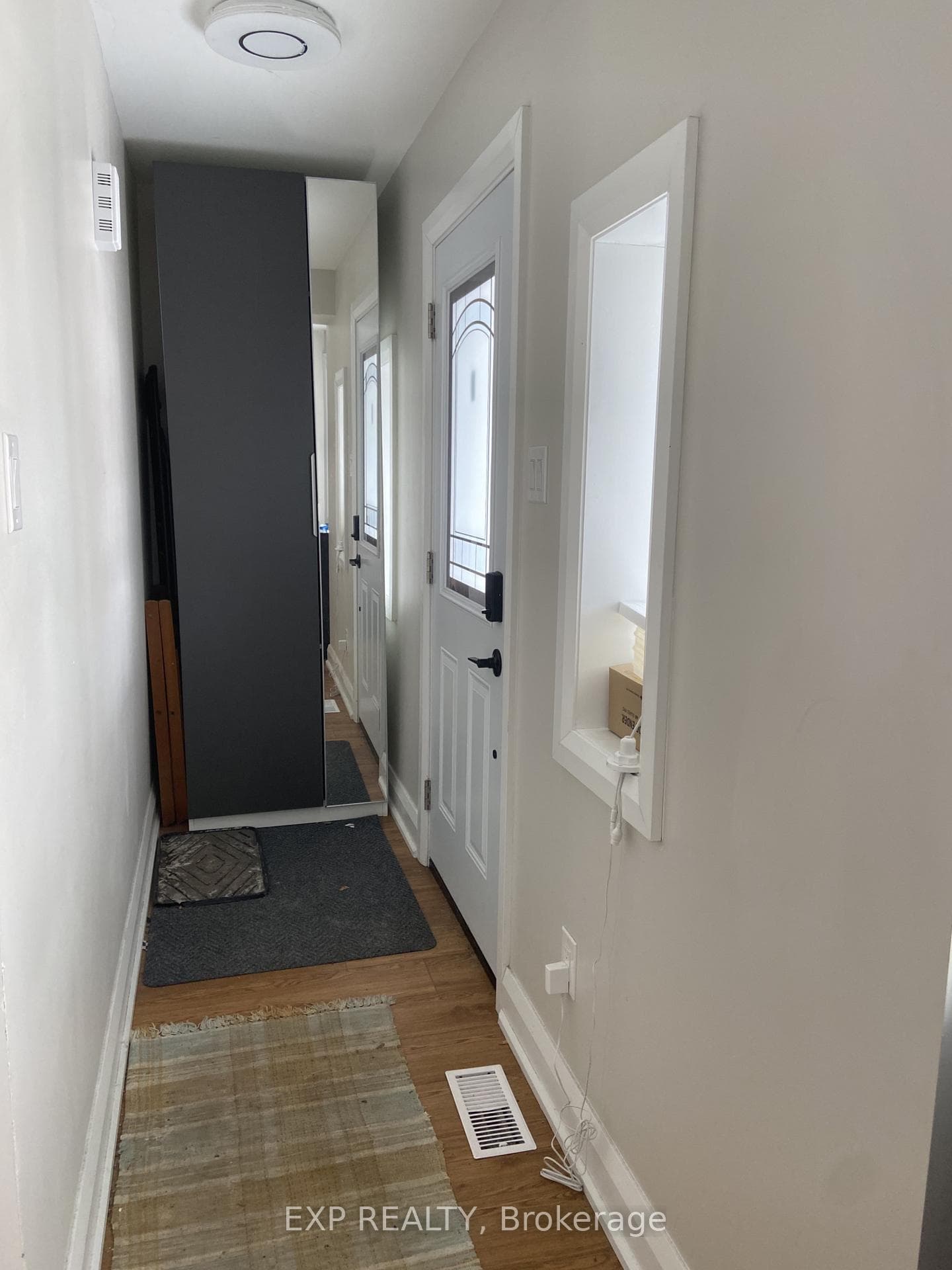 838 St. Laurent Boulevard Unit #2 photo 2