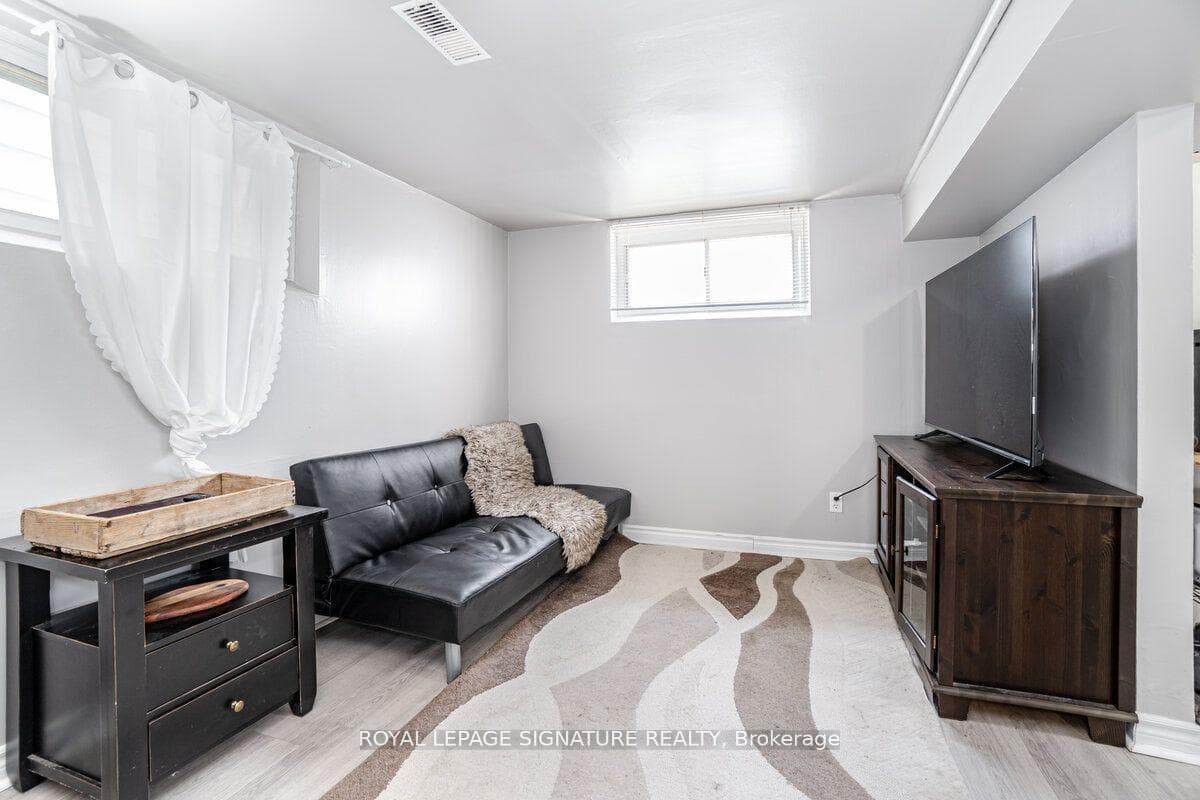 1078 Eastmount Avenue Unit 2 photo 10