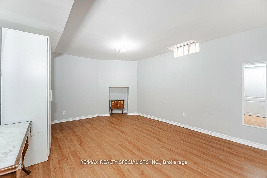 85 Creditstone Road photo 30