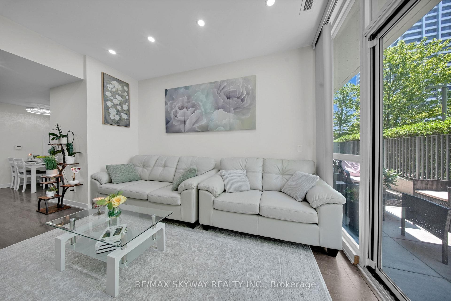 6 sonic Way Unit 103 photo 4