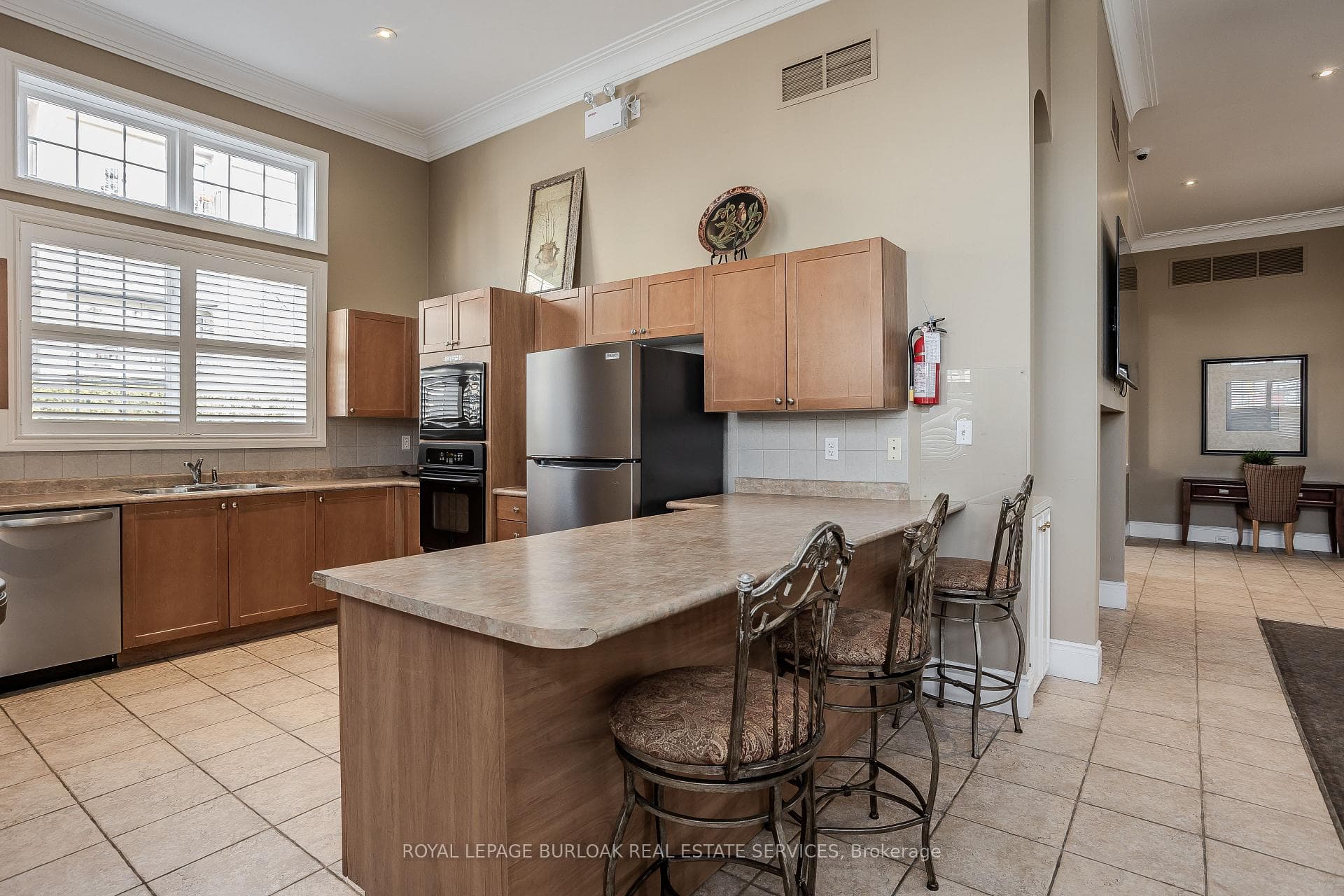2075 Appleby Line Unit 106 photo 21