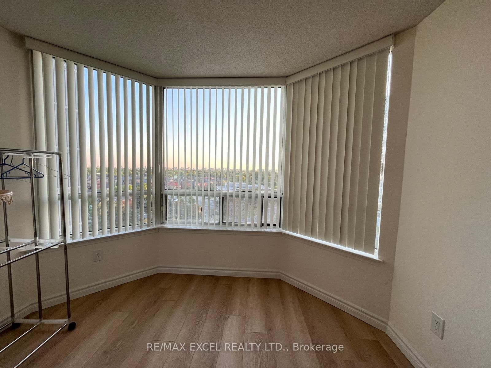 350 Alton Towers Circle Unit 902 photo 19