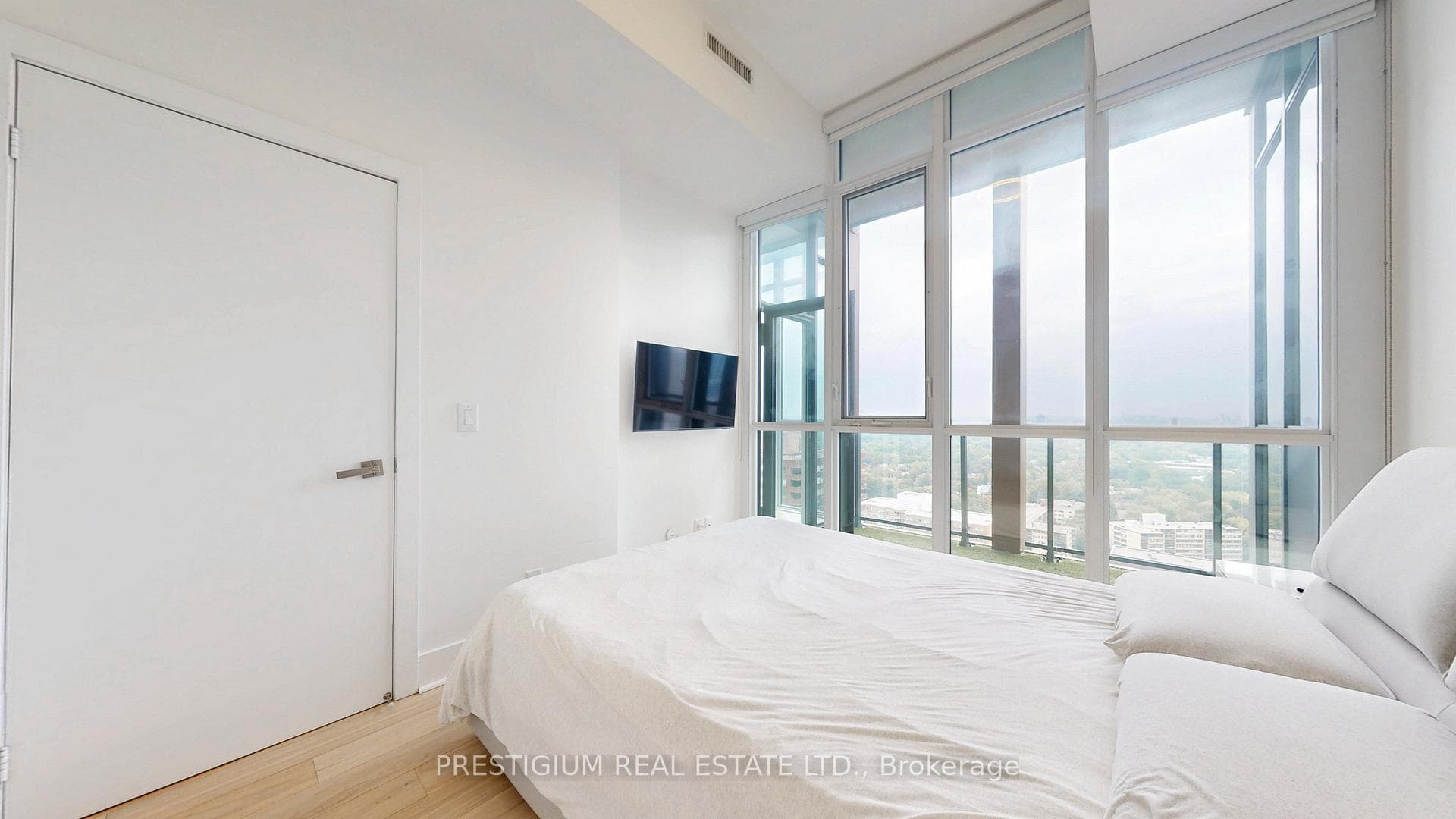 32 Davenport Road Unit 2405 photo 18