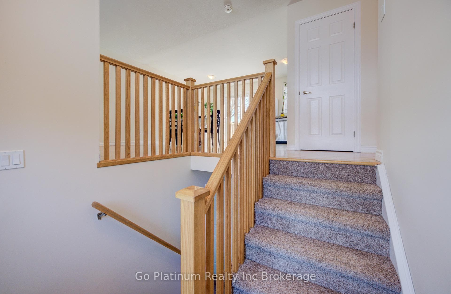 49 Dennis Drive photo 4