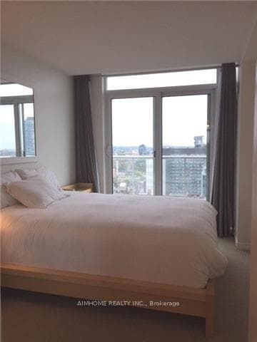230 King Street Unit 1801 photo 15