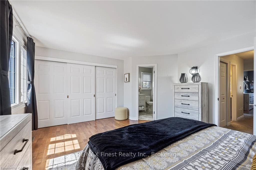 798 DAVIS Drive photo 28