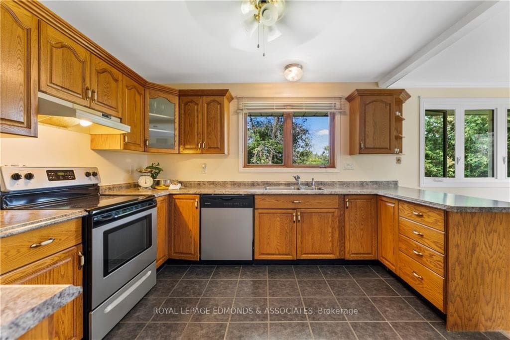 28 THRASHER Lane photo 9