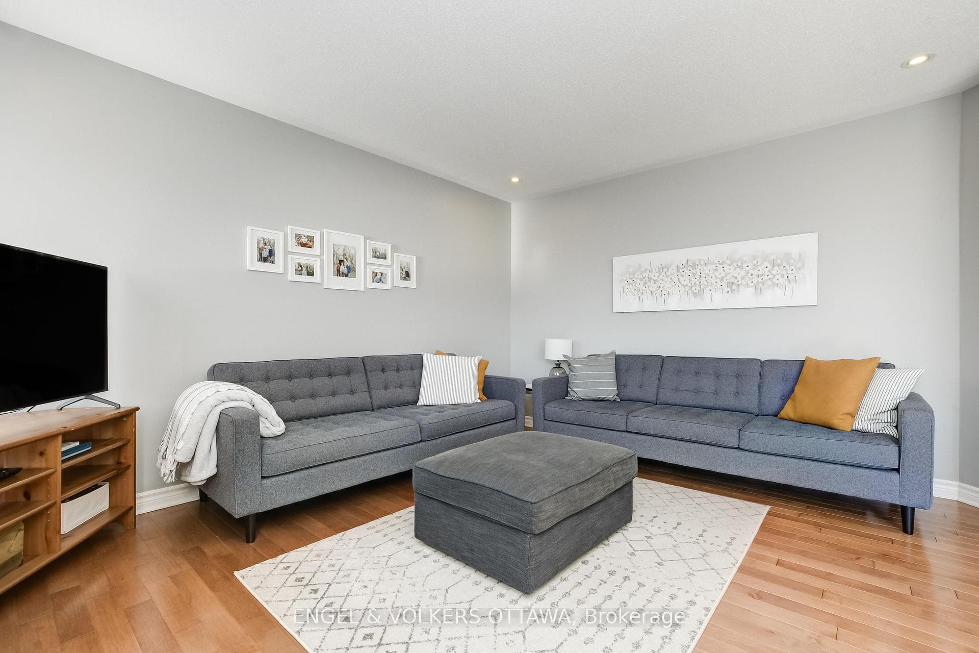 398 Abbeydale Circle photo 12