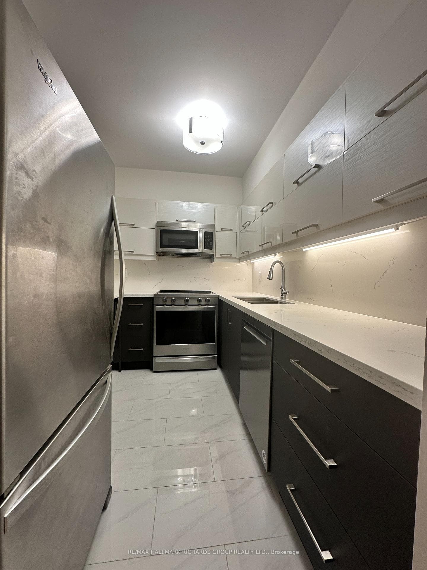 33 Harbour Square Unit 3206 photo 6