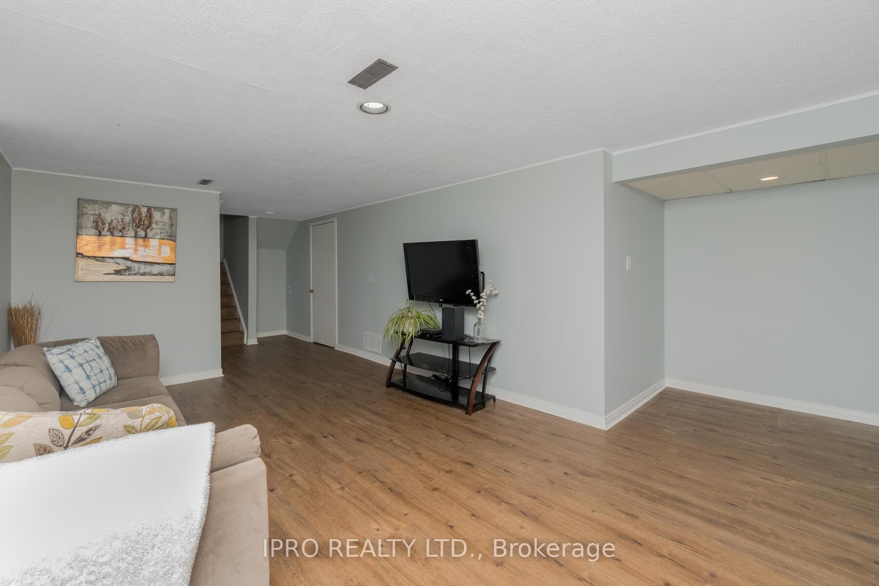 18 Joycelyn Crescent photo 31
